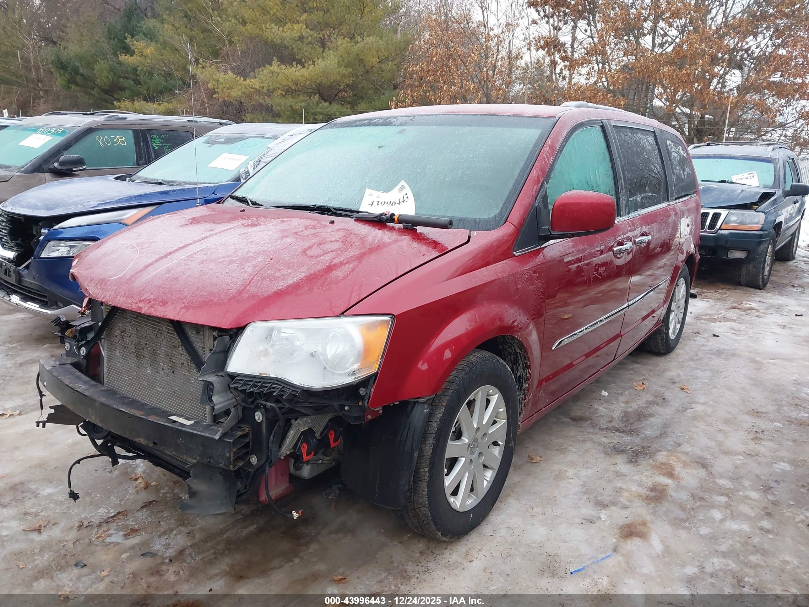 CHRYSLER TOWN image 2