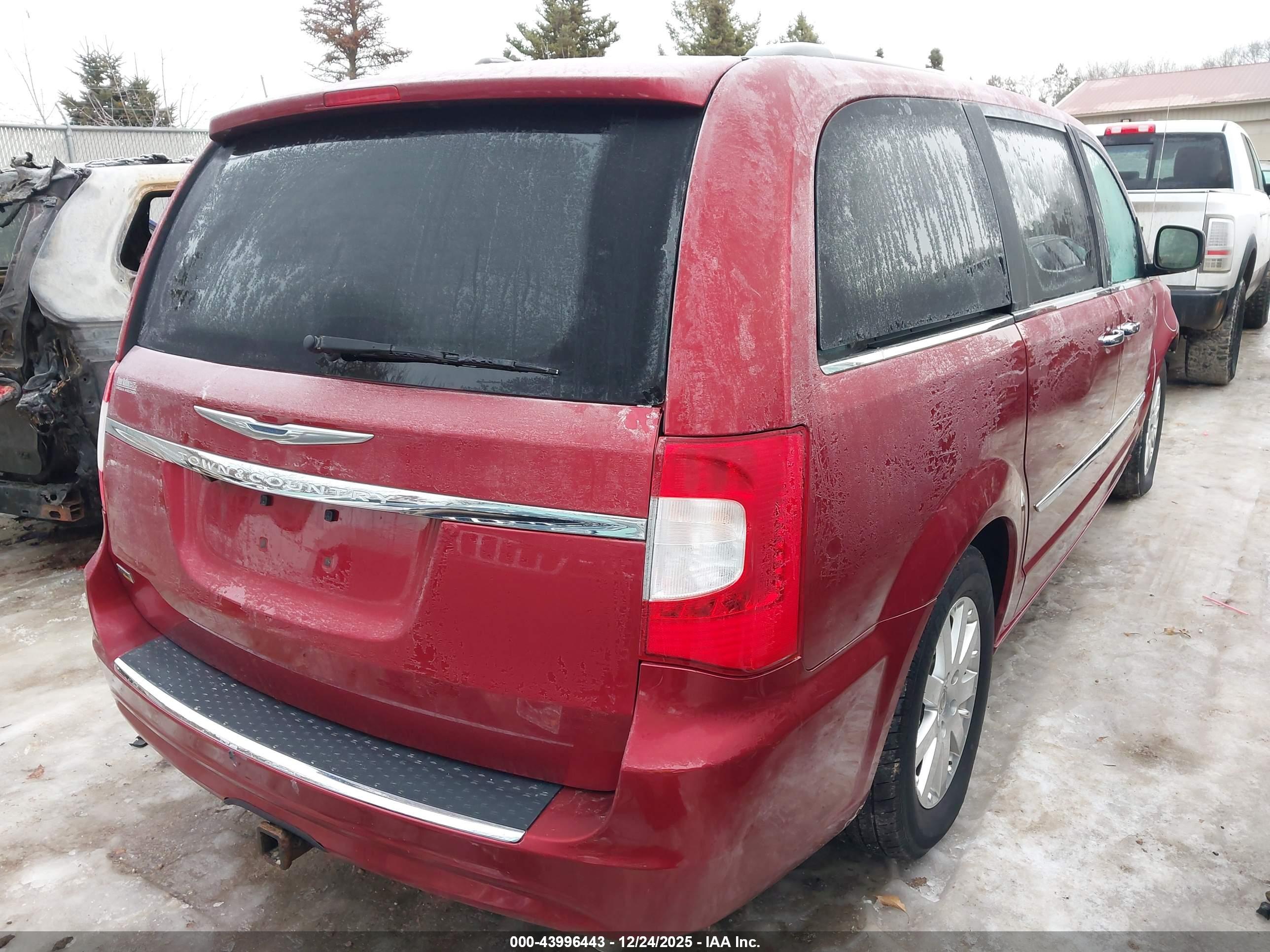CHRYSLER TOWN image 4