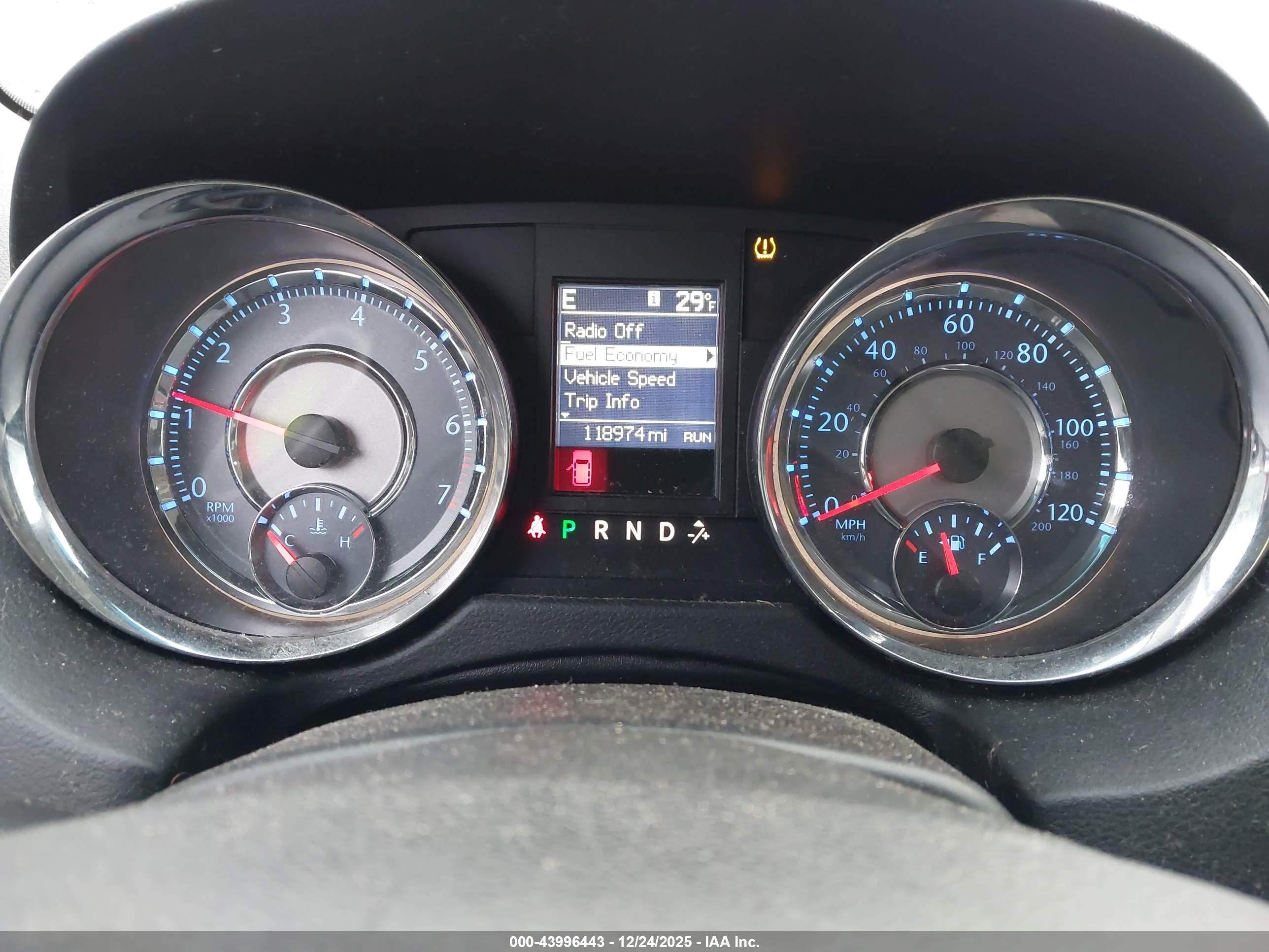 CHRYSLER TOWN image 7