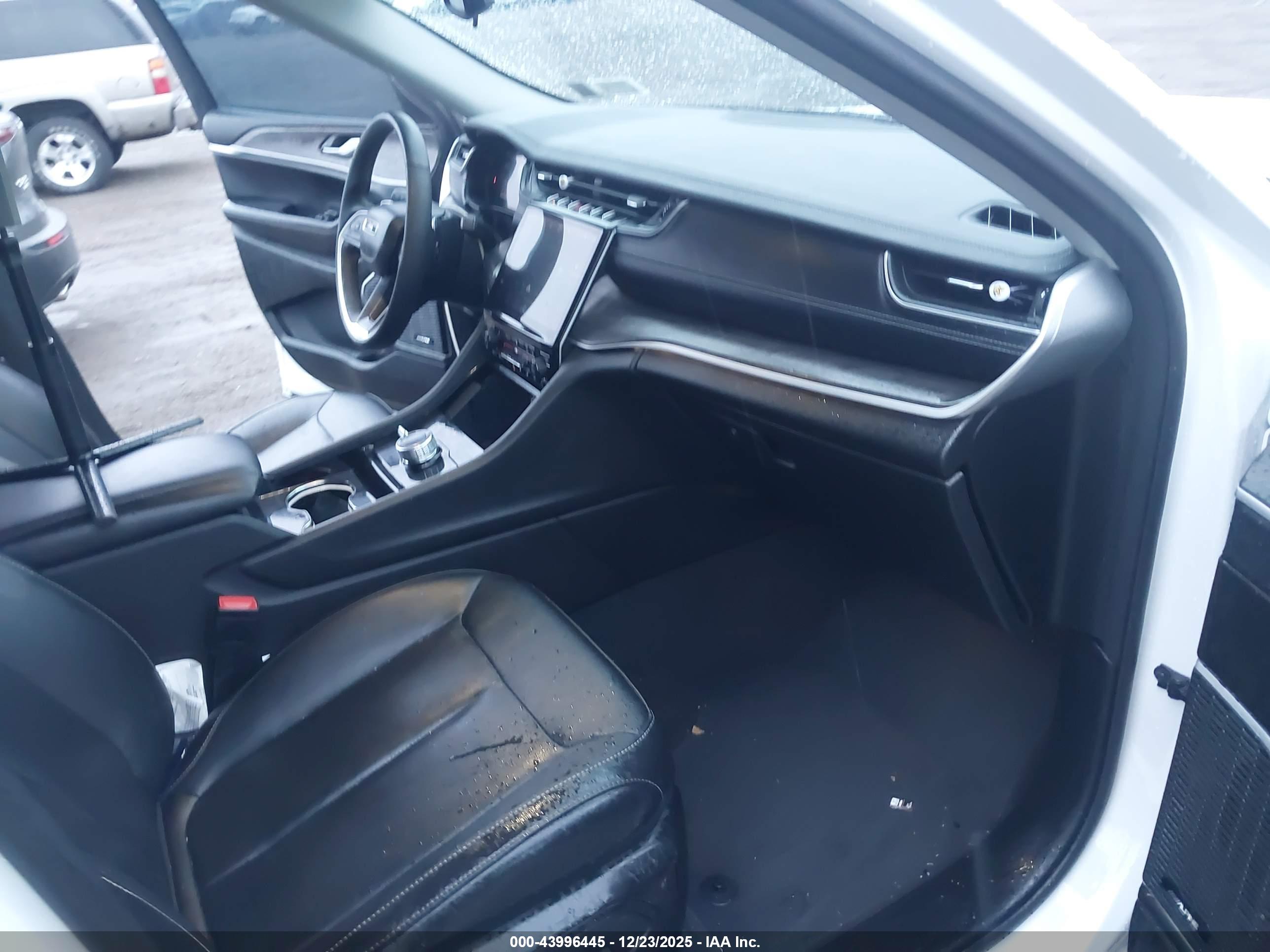 JEEP GRAND image 5