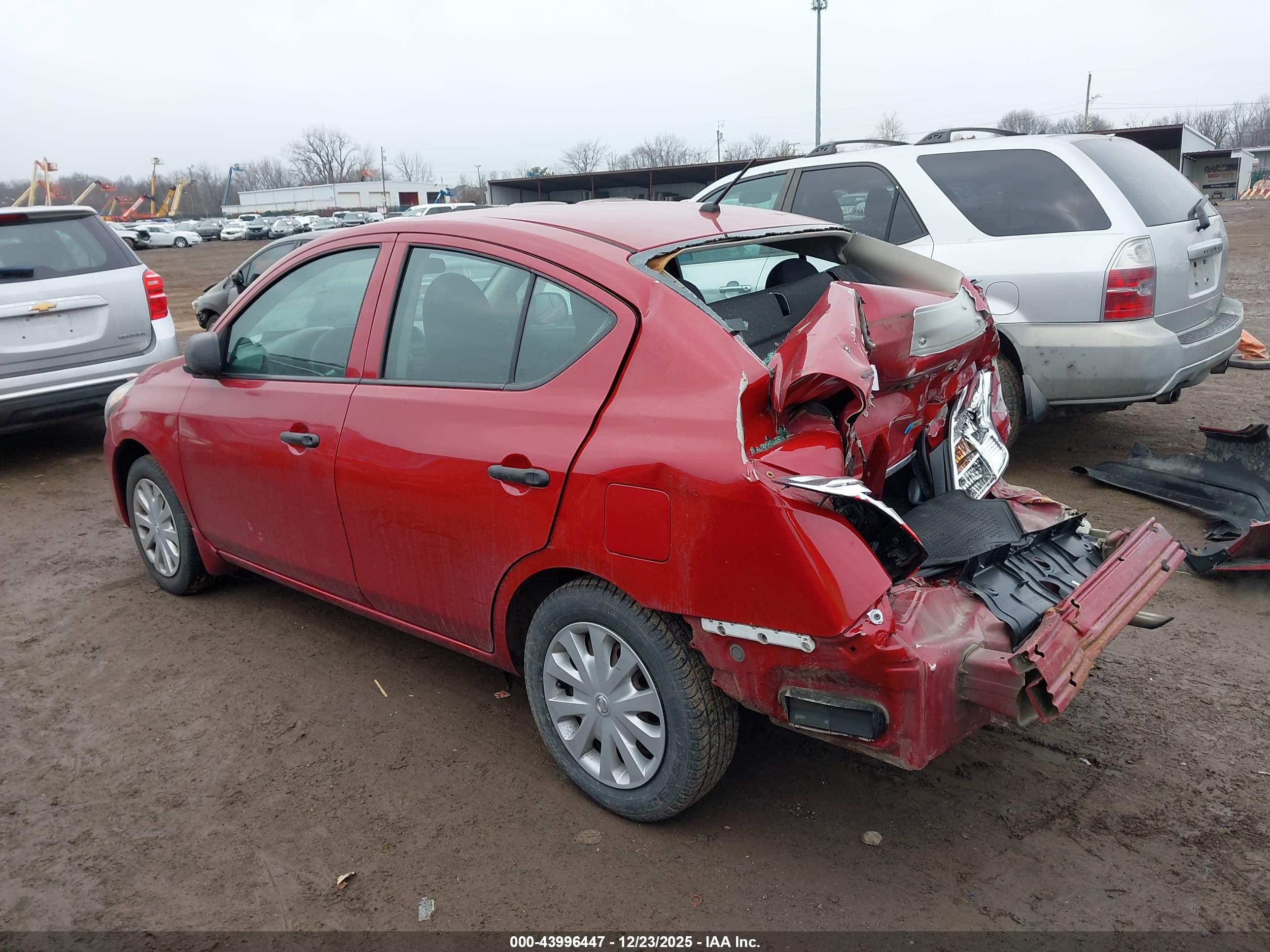 NISSAN VERSA image 3