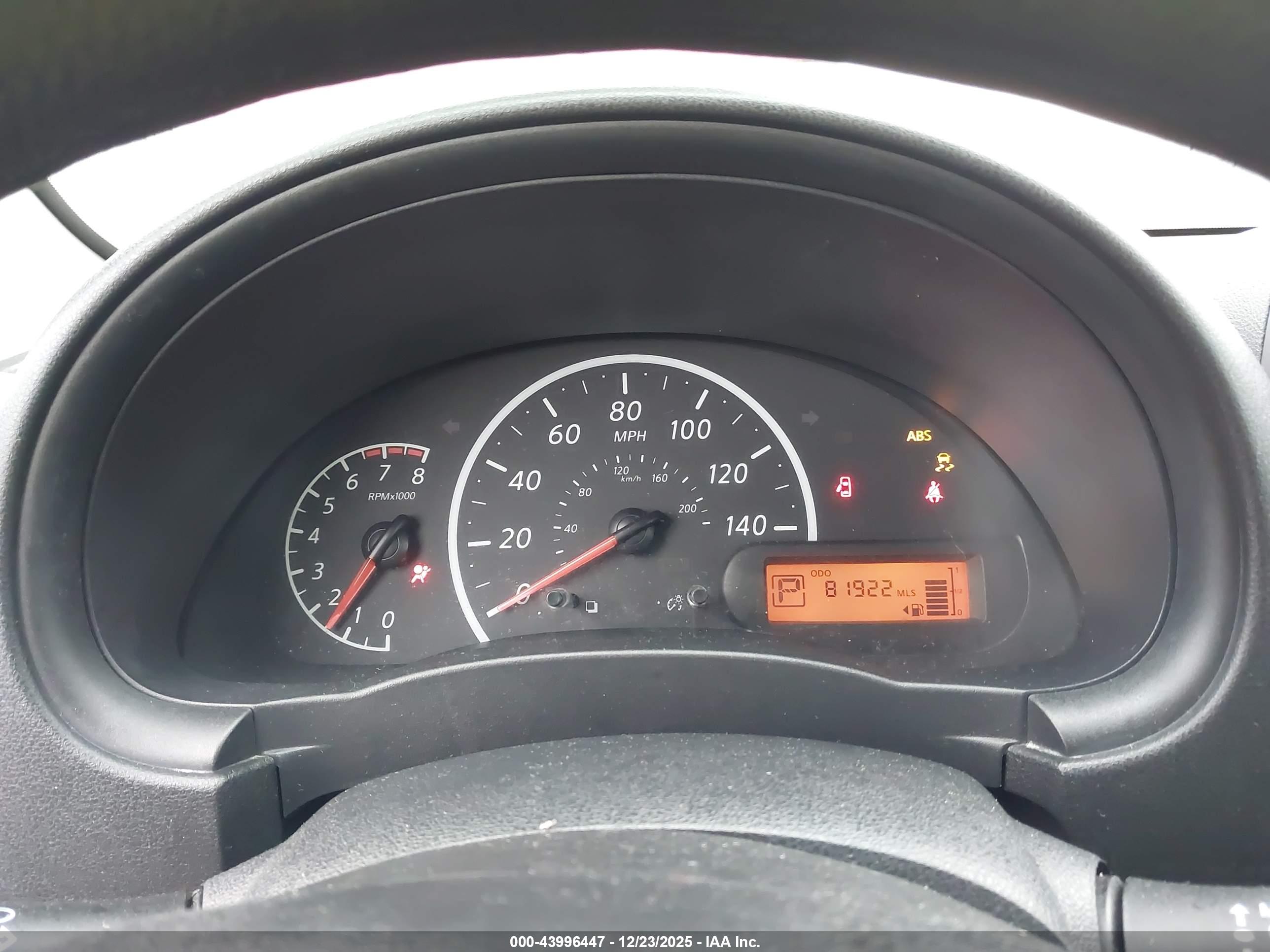 NISSAN VERSA image 7