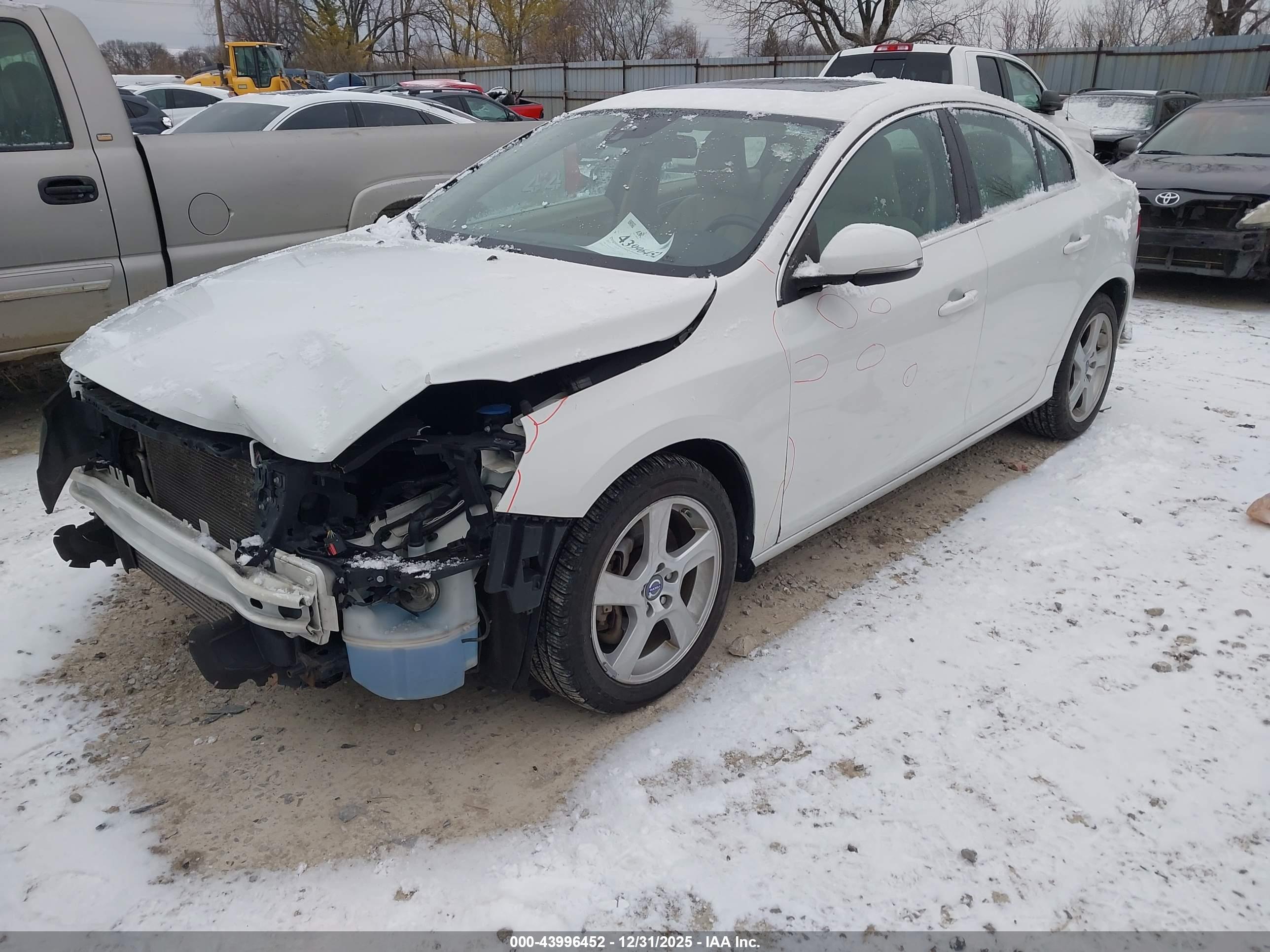 VOLVO S60 image 2