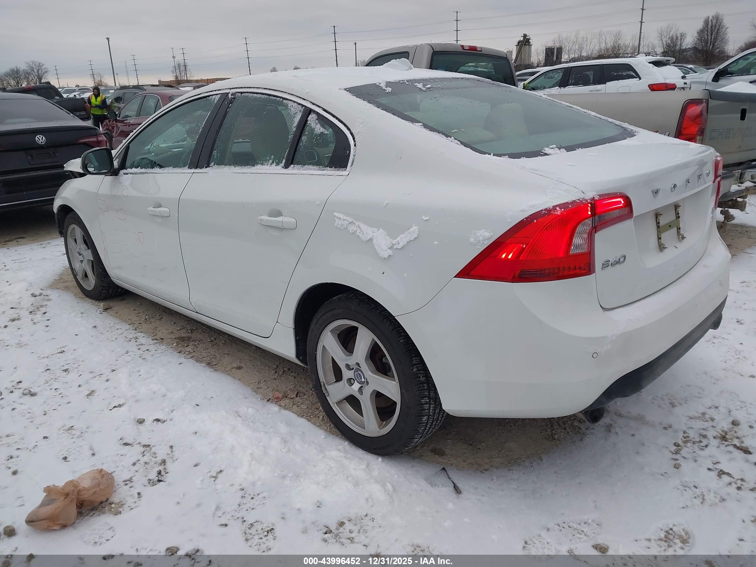 VOLVO S60 image 3