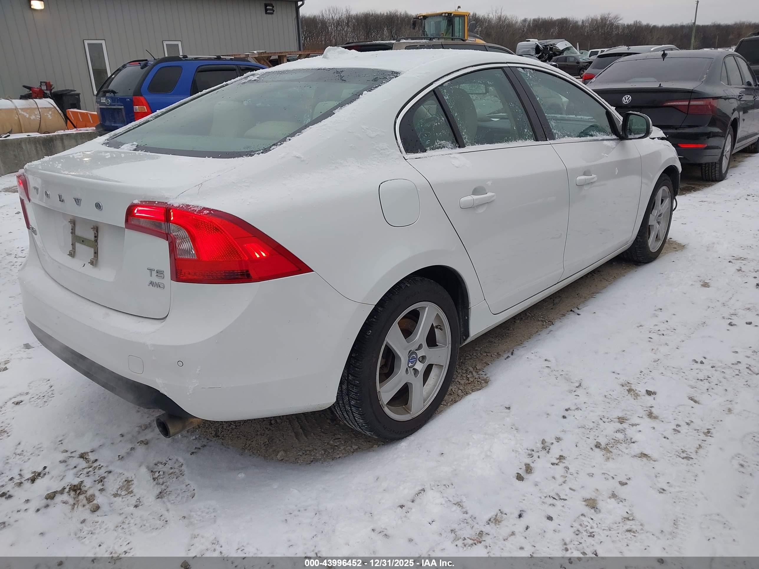 VOLVO S60 image 4