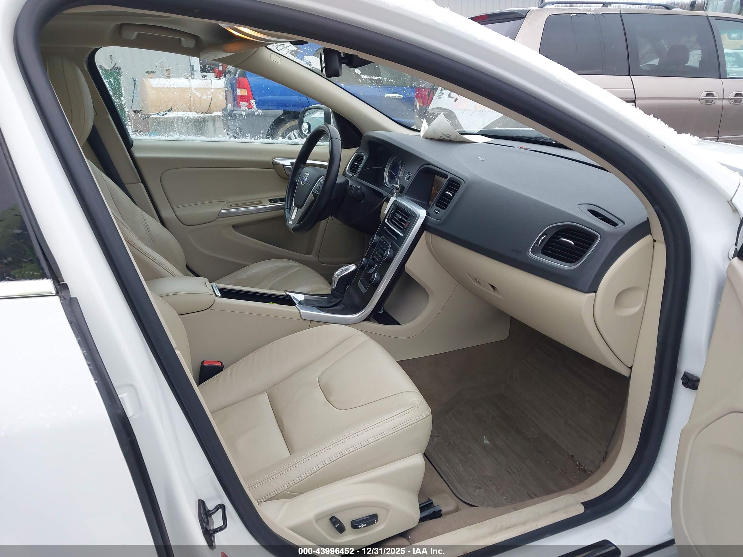 VOLVO S60 image 5