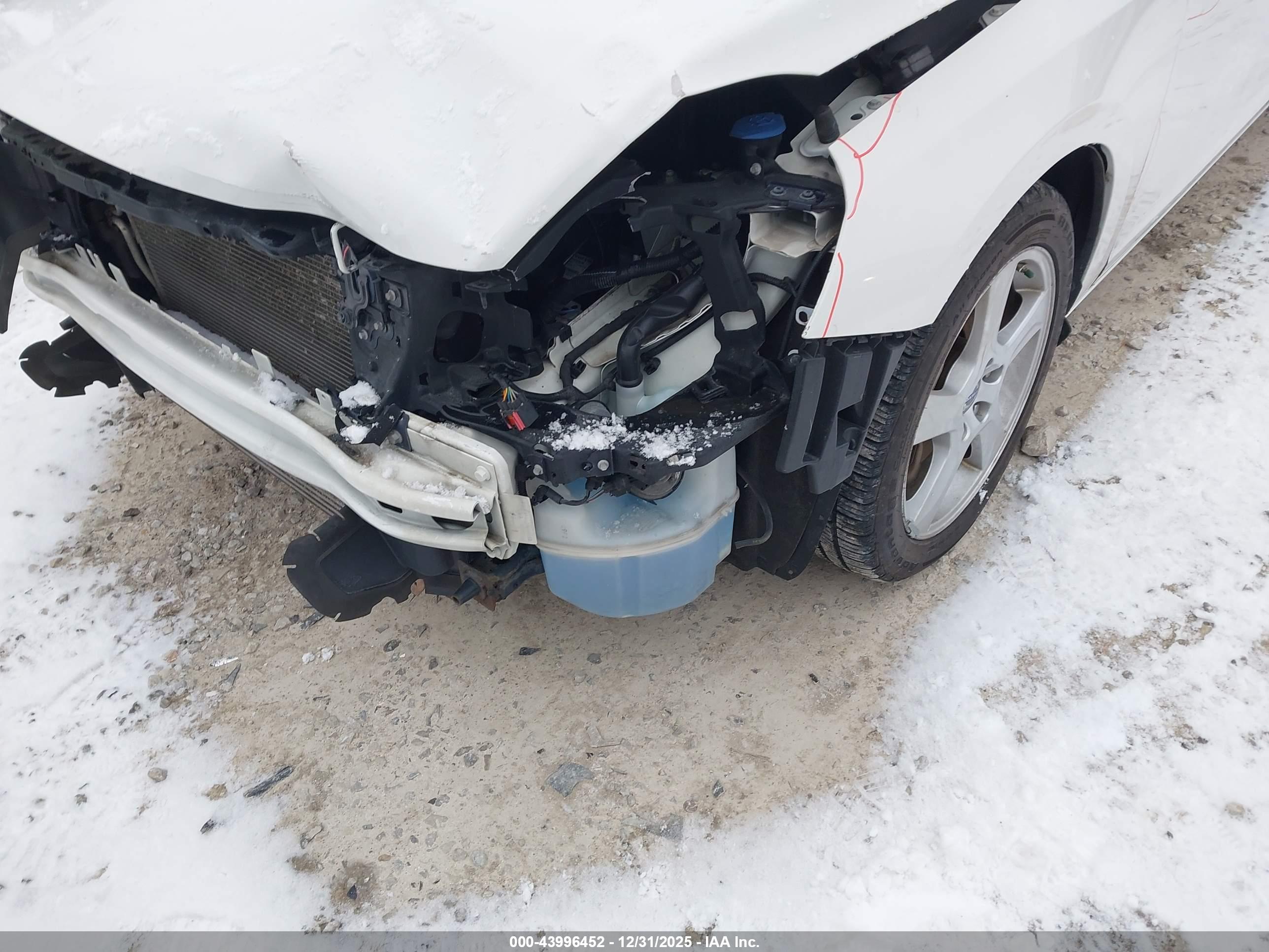 VOLVO S60 image 6