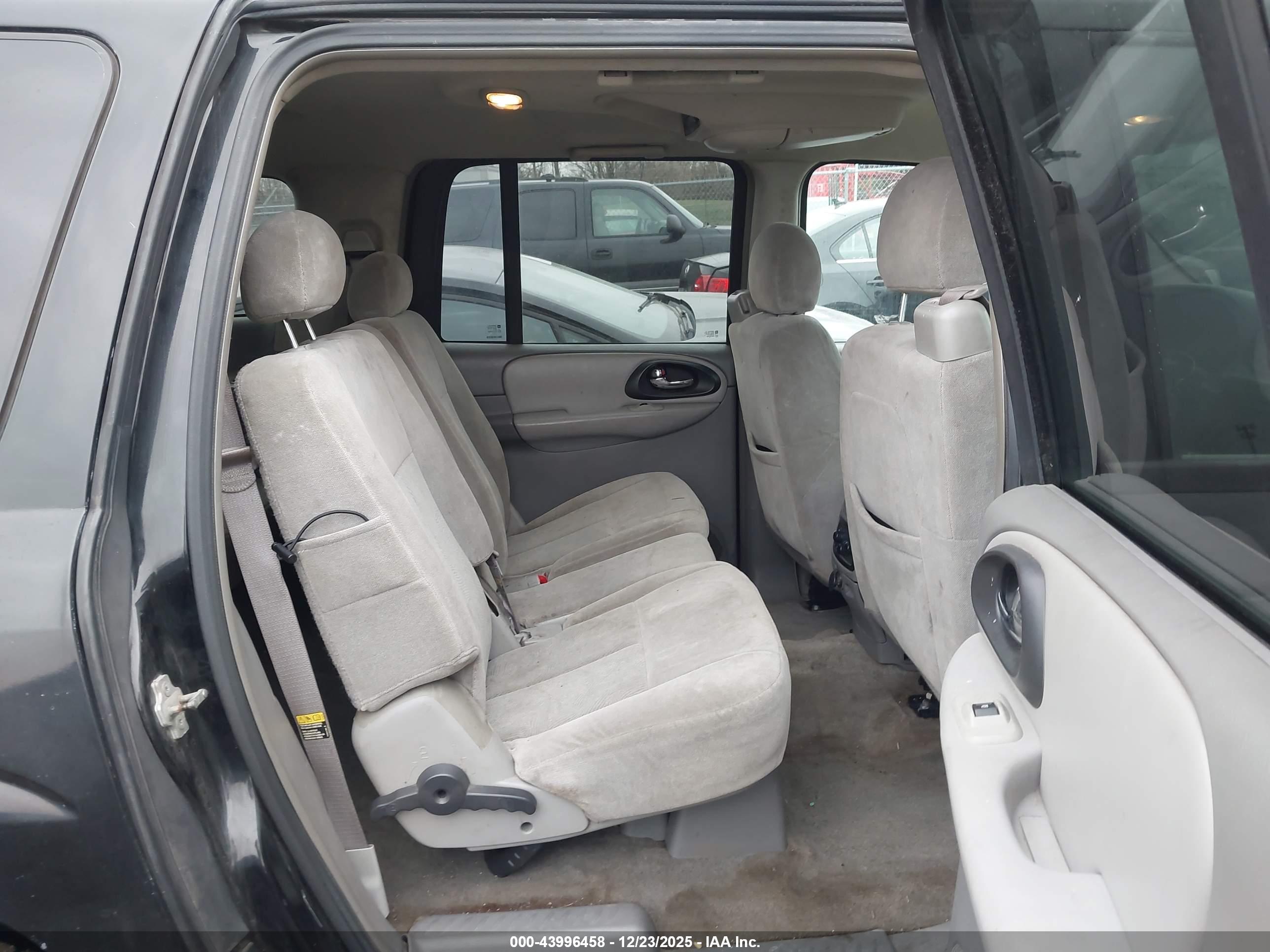 CHEVROLET TRAILBLAZER image 8