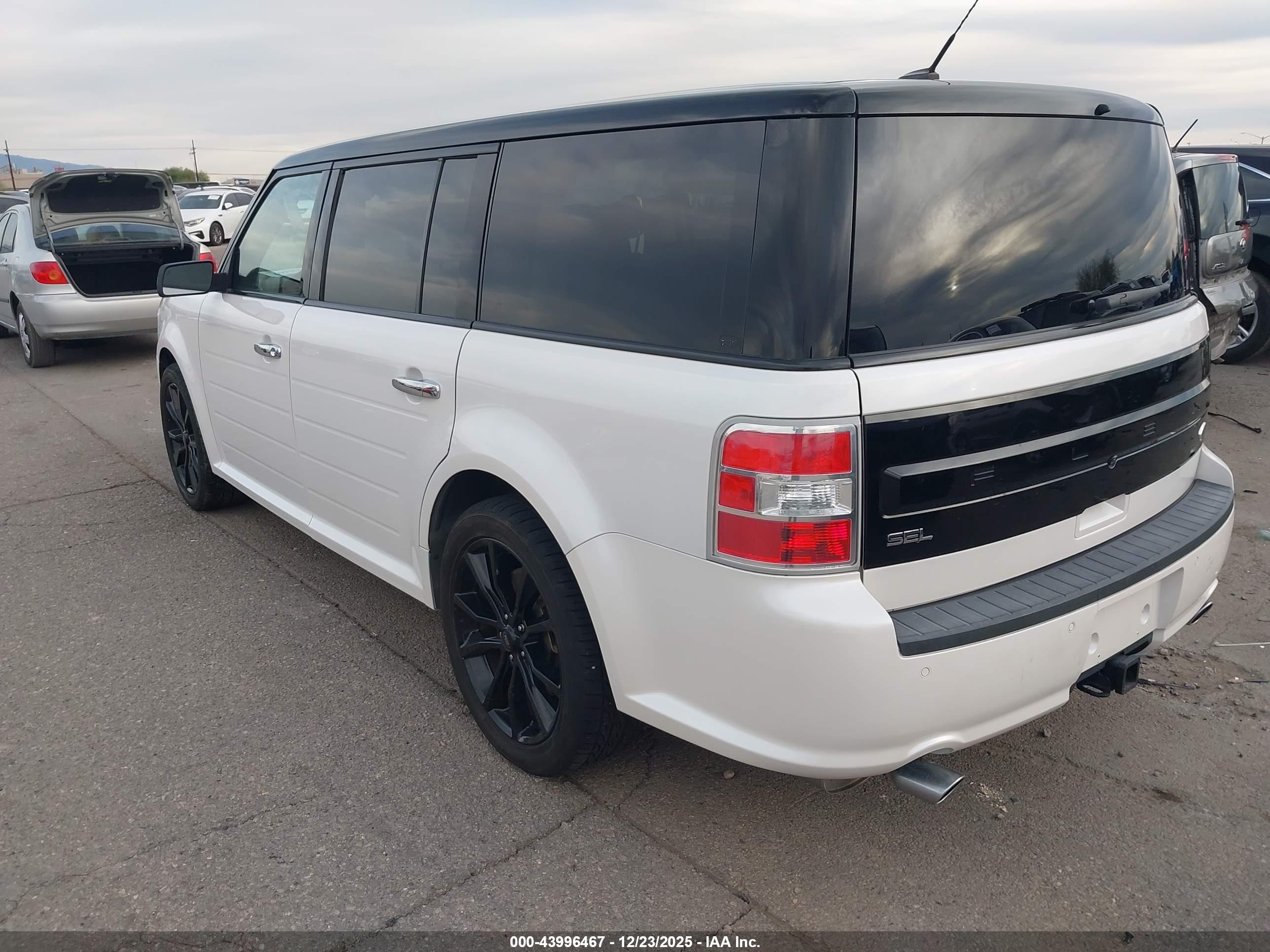 FORD FLEX image 3