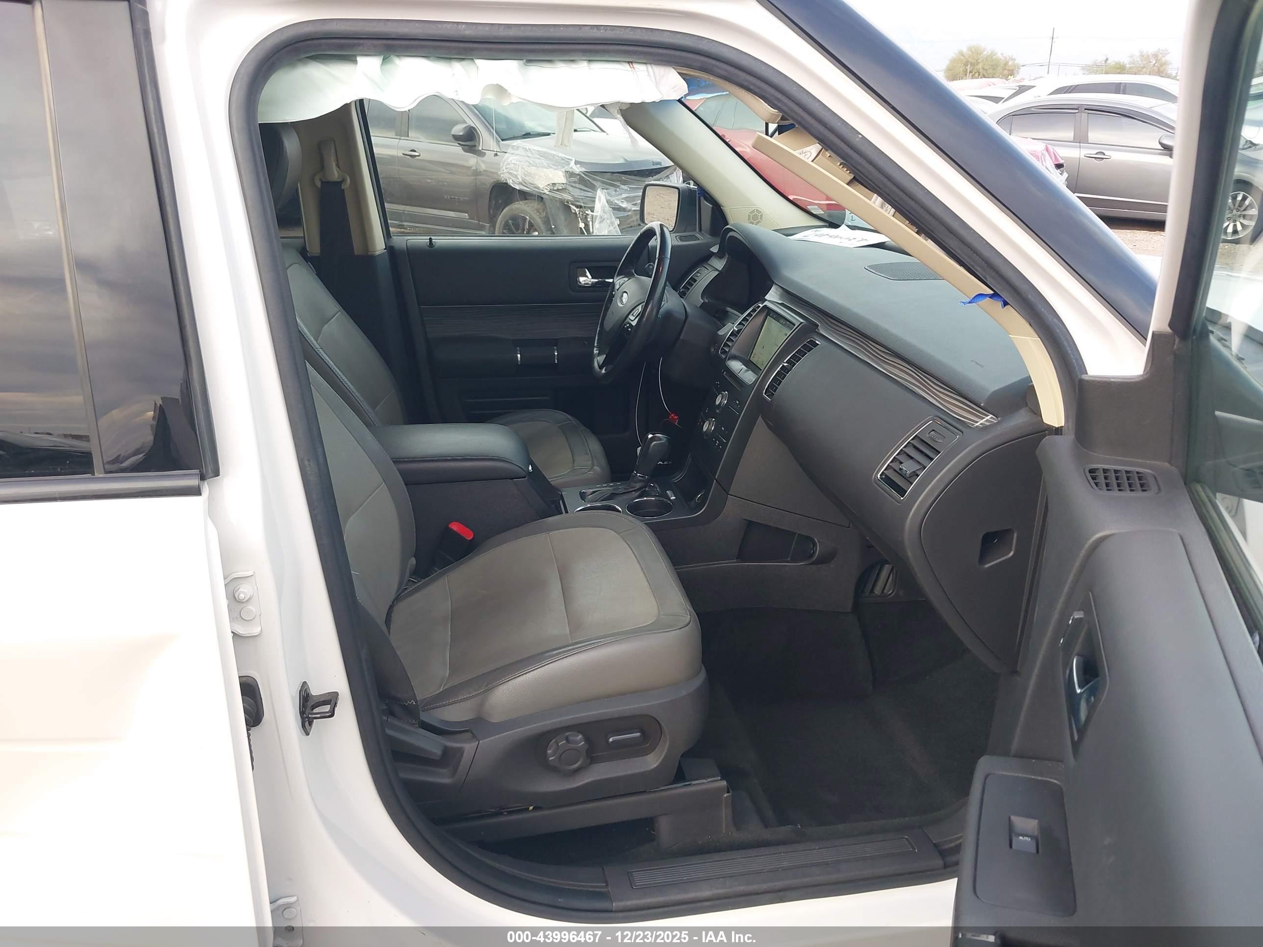 FORD FLEX image 5
