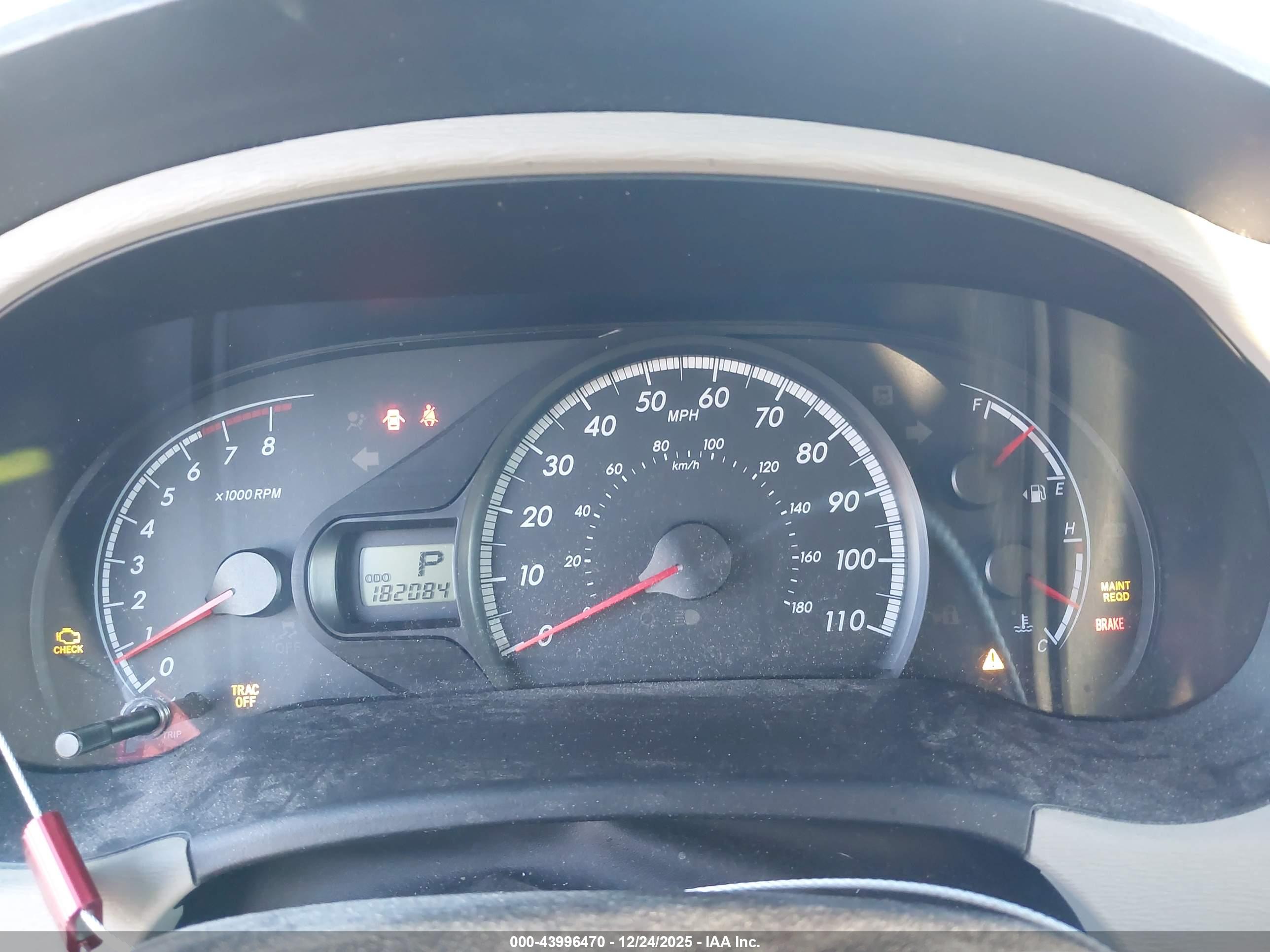 TOYOTA SIENNA image 7