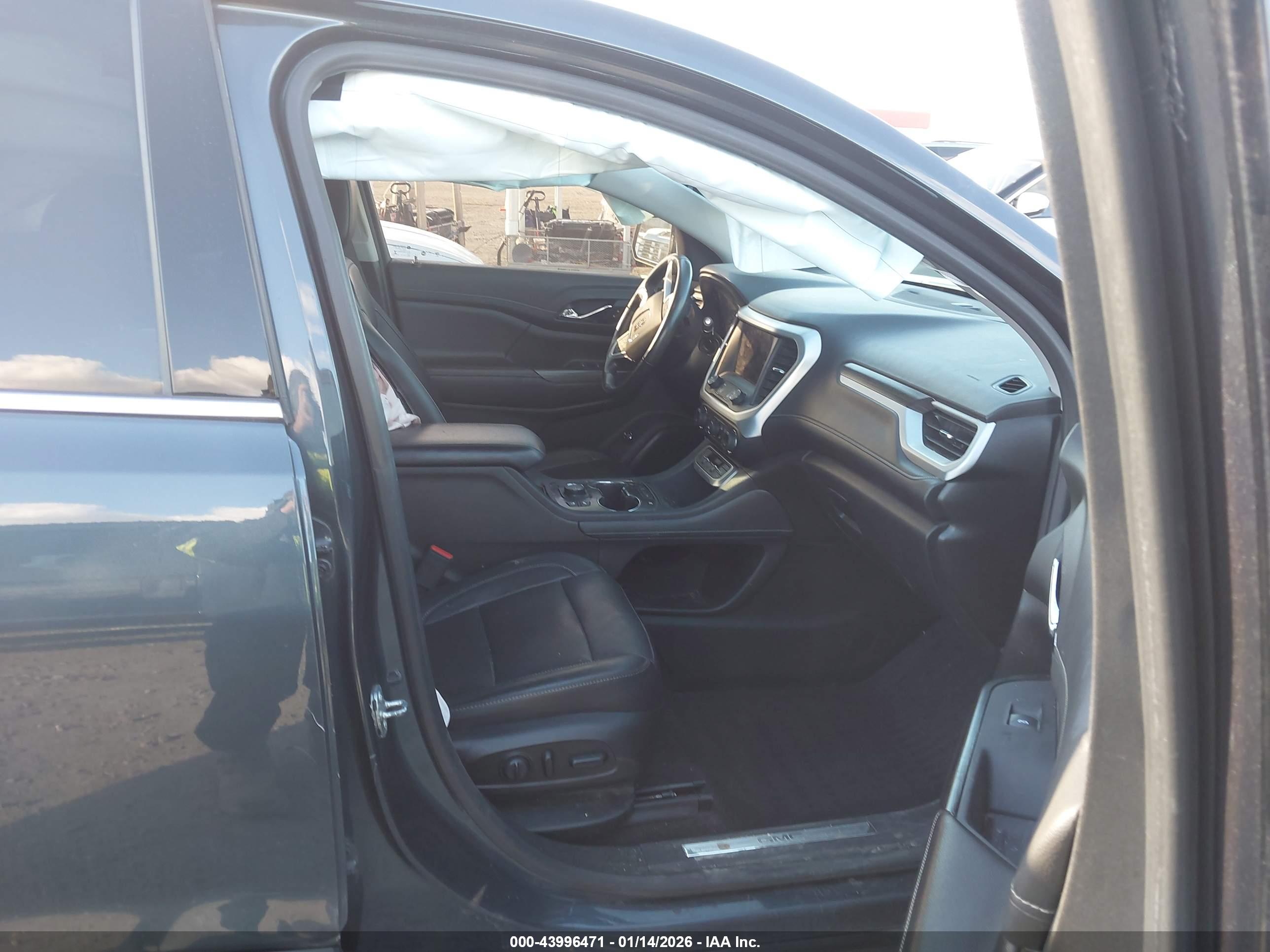 GMC ACADIA image 5