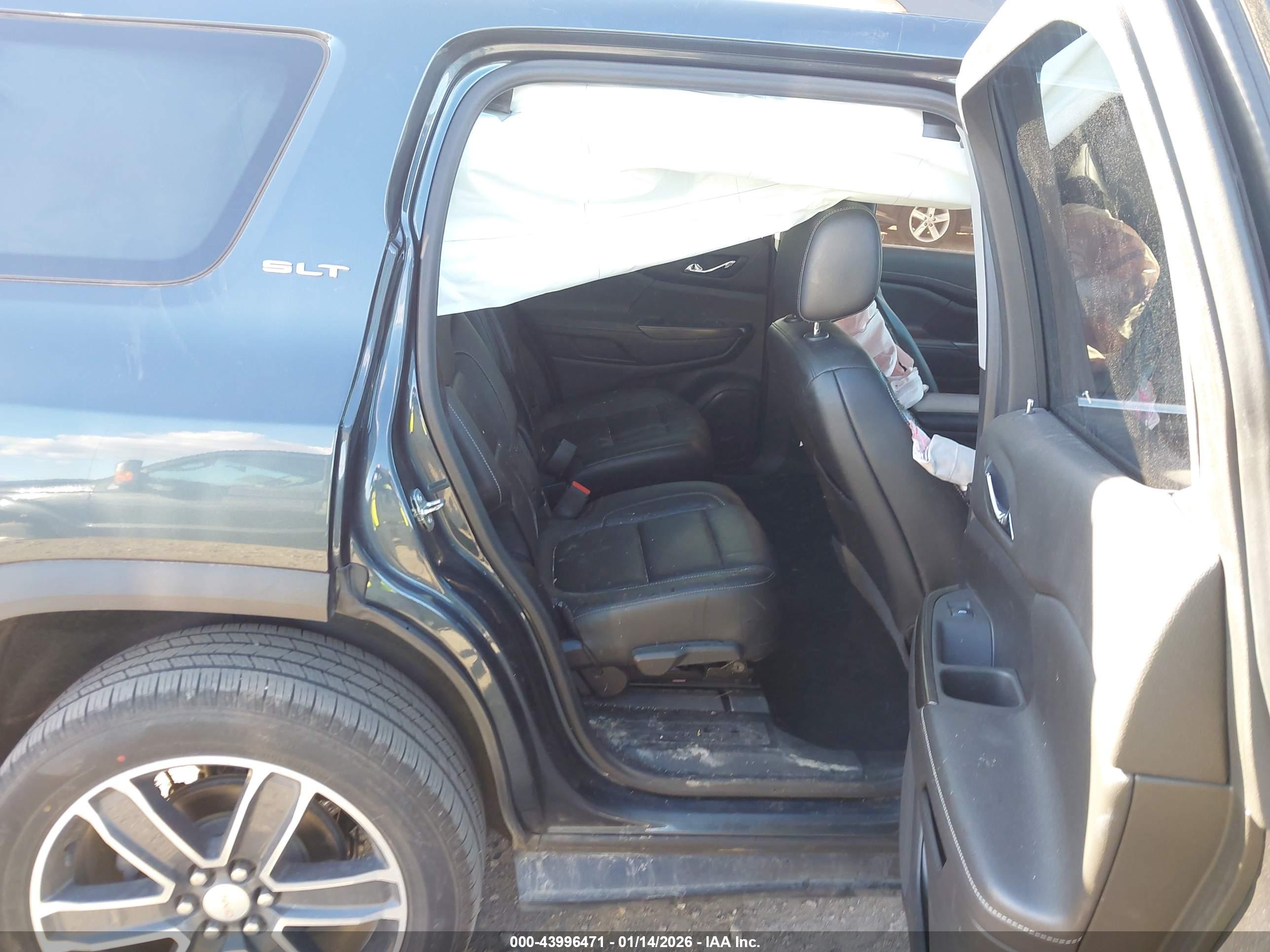 GMC ACADIA image 8
