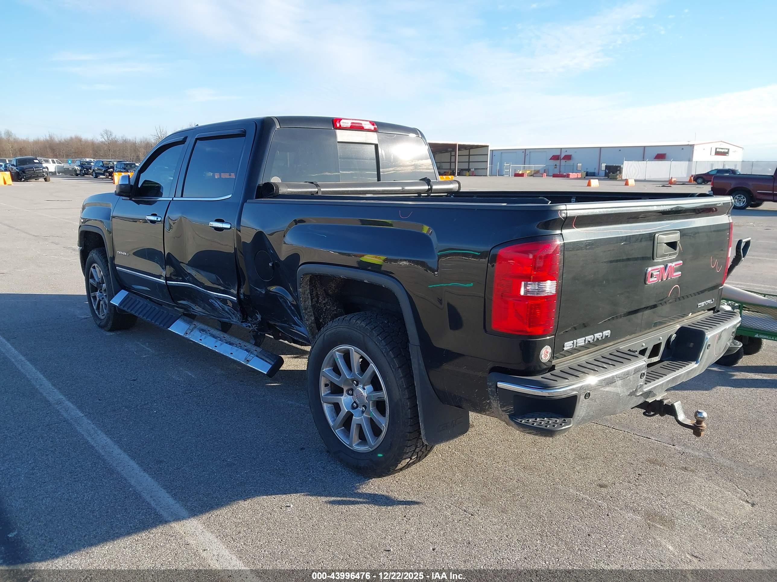 GMC SIERRA image 3