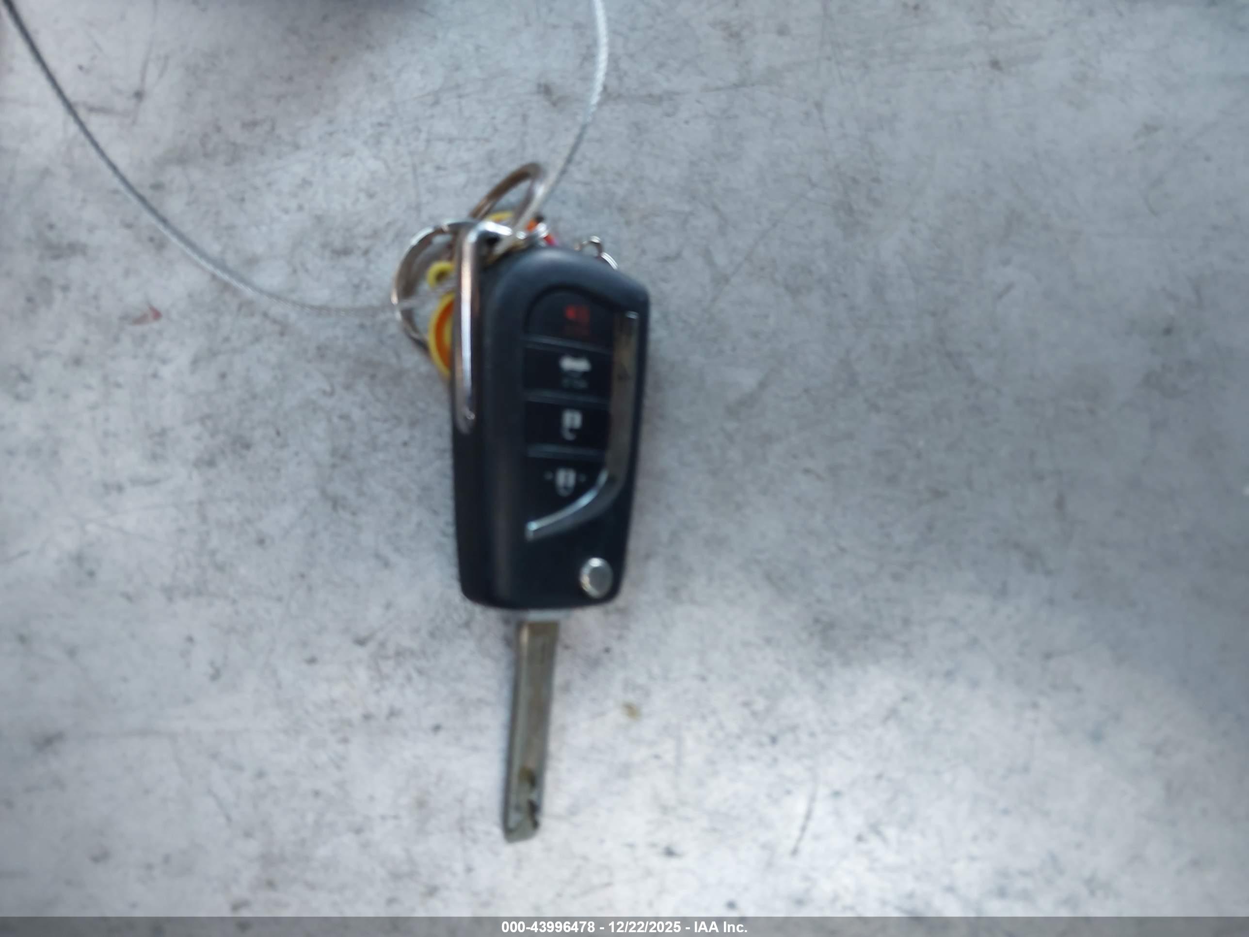 TOYOTA COROLLA image 11
