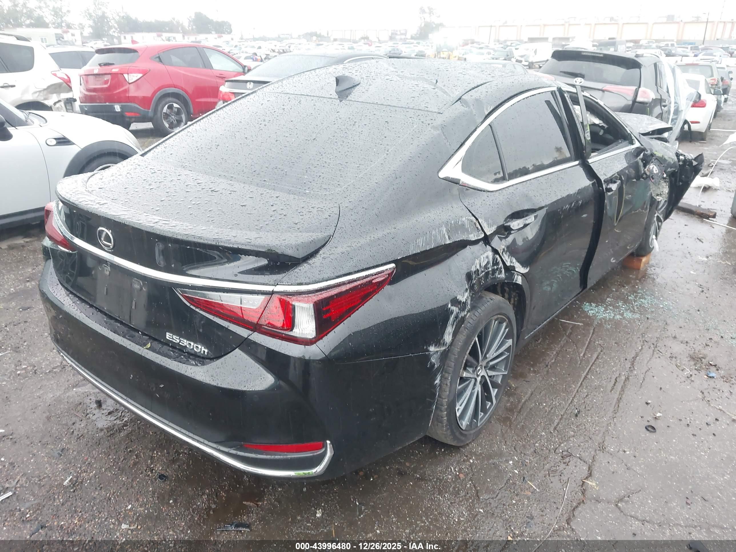 LEXUS ES image 4