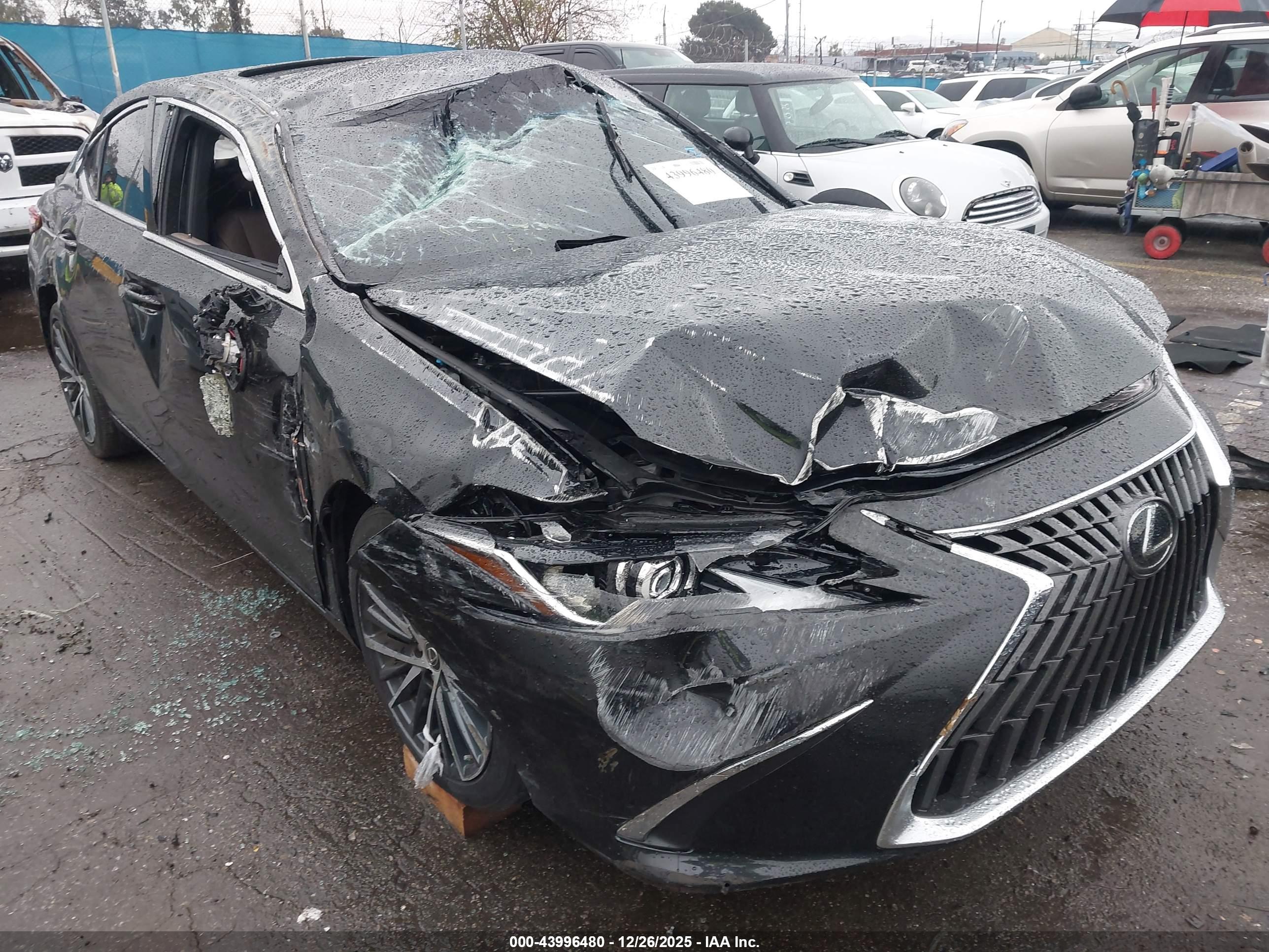 LEXUS ES image 6