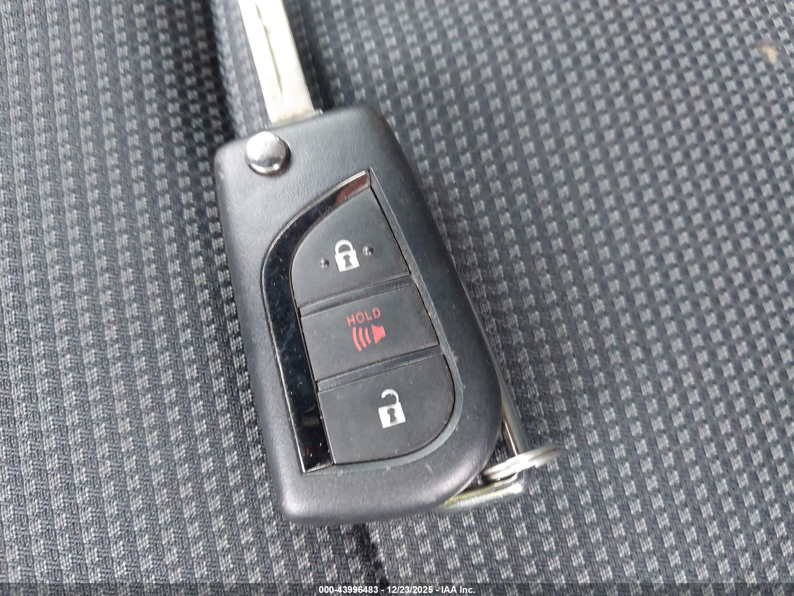 TOYOTA RAV4 image 11