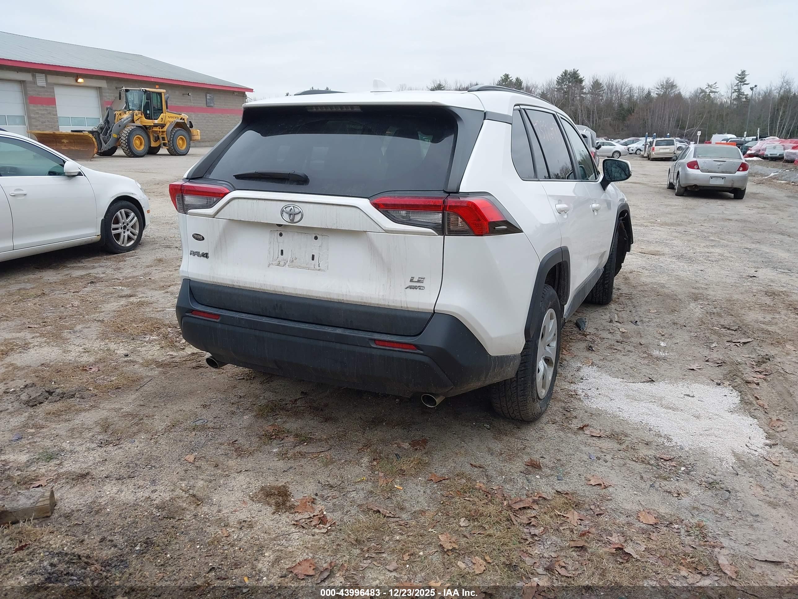 TOYOTA RAV4 image 4