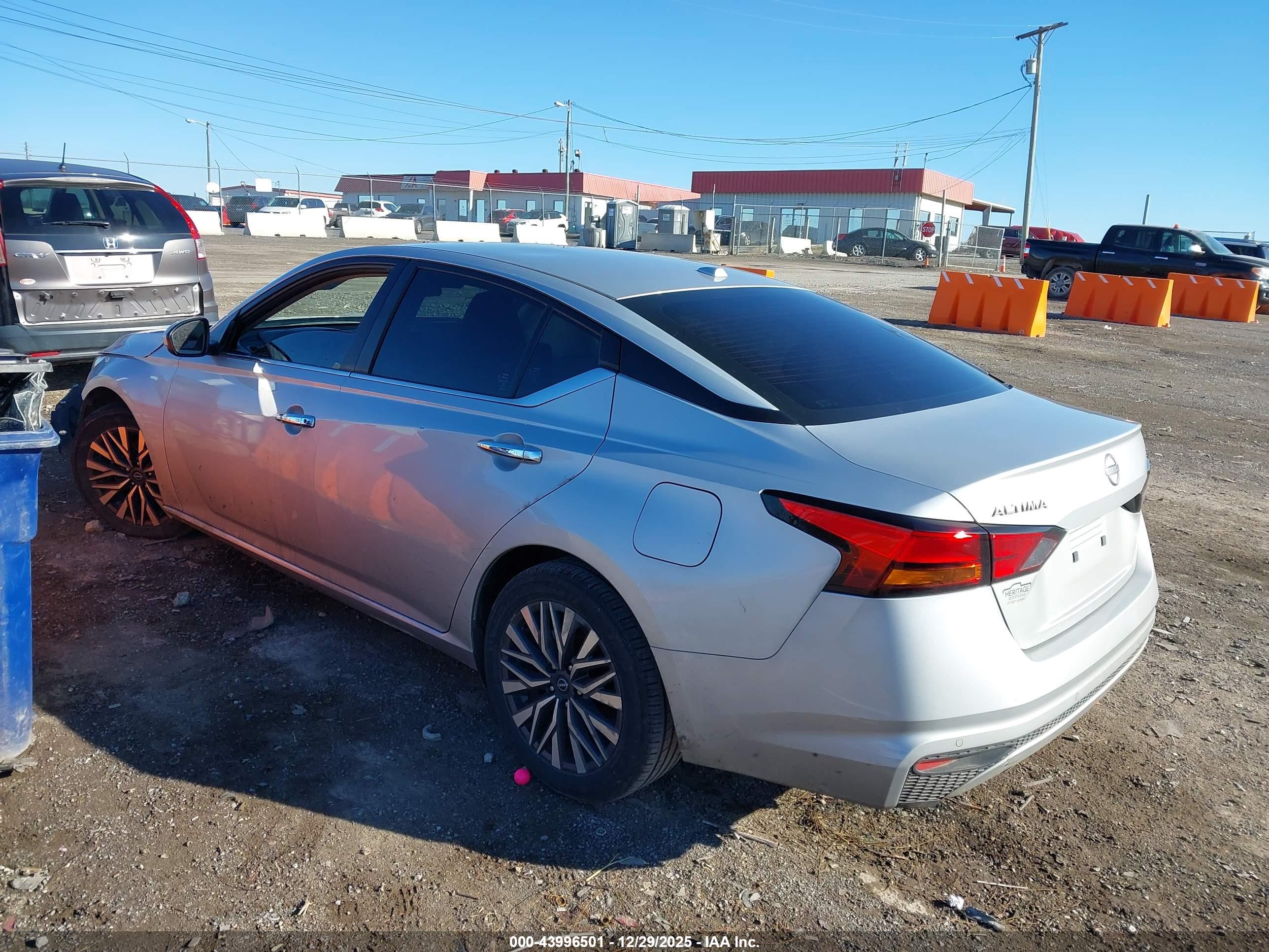 NISSAN ALTIMA image 3