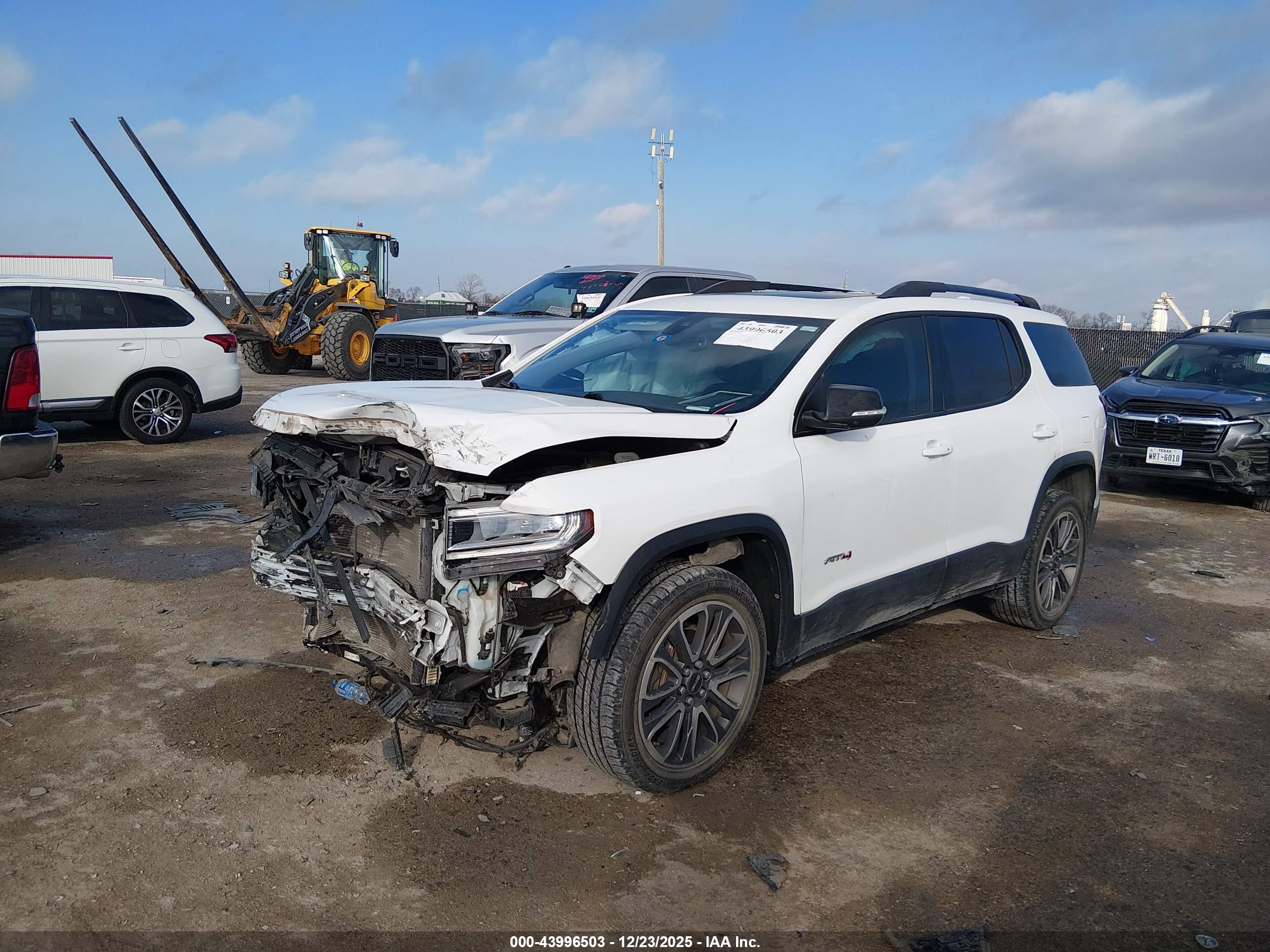 GMC ACADIA image 2