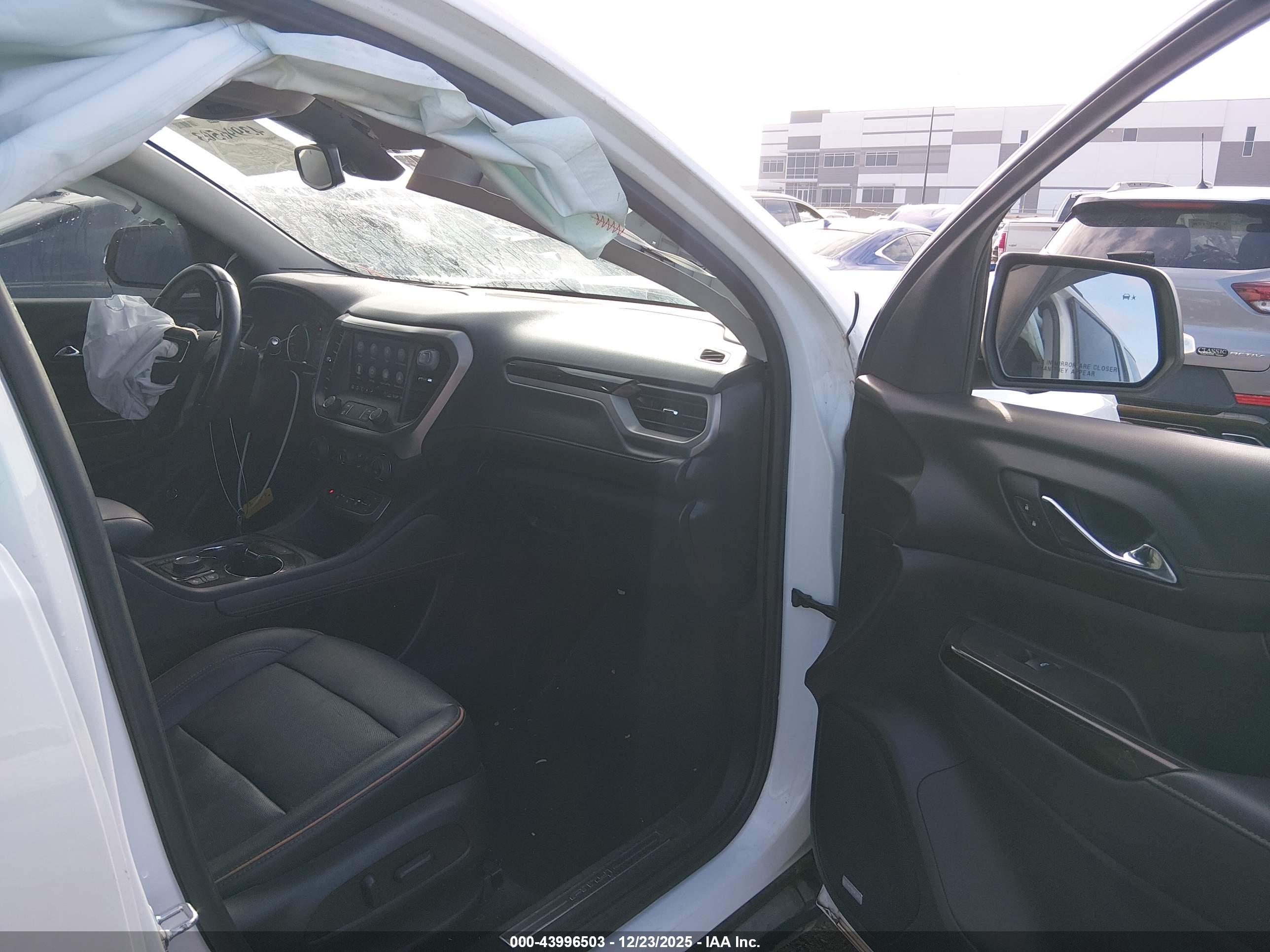 GMC ACADIA image 5
