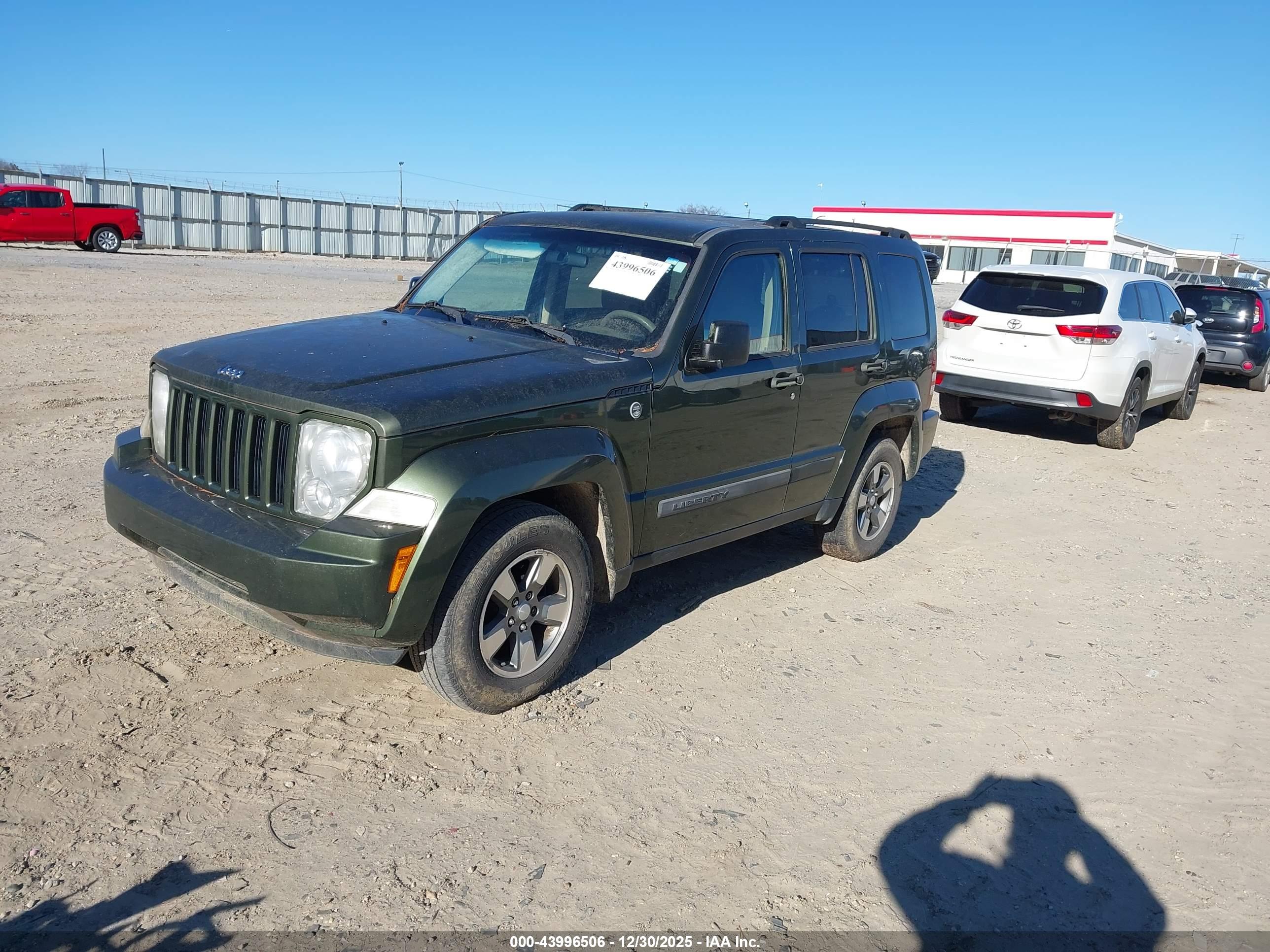 JEEP LIBERTY image 2