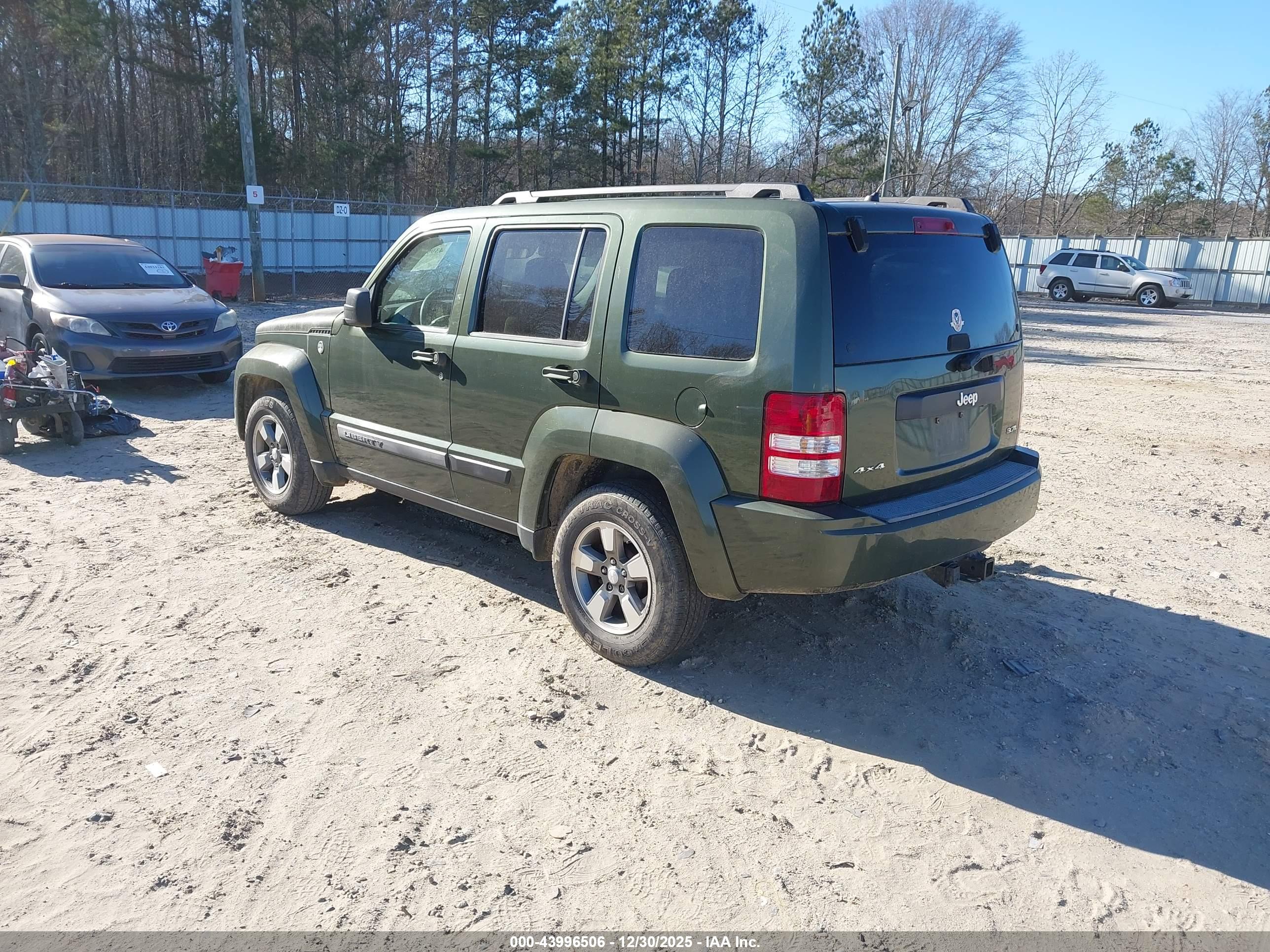 JEEP LIBERTY image 3