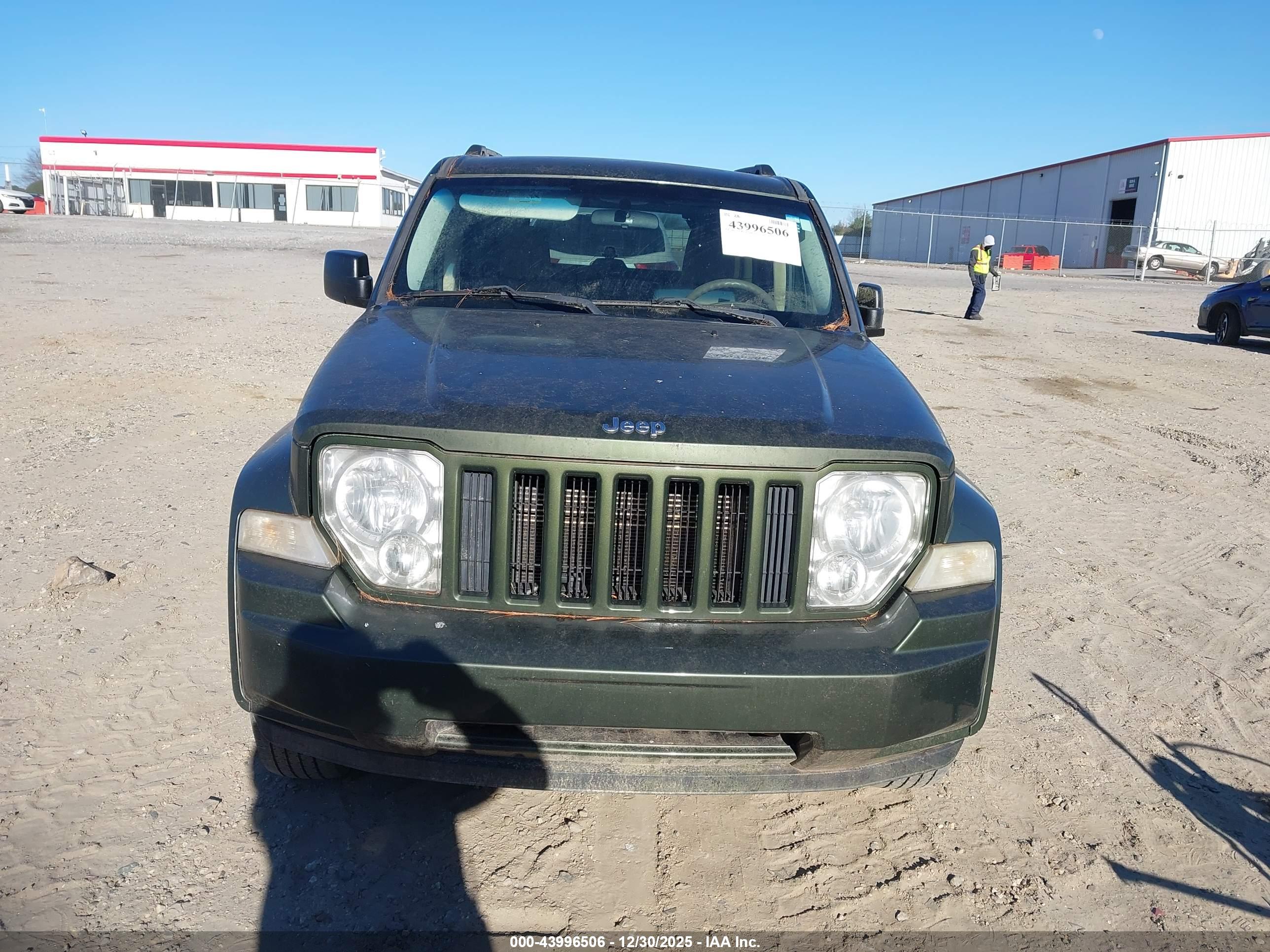 JEEP LIBERTY image 6