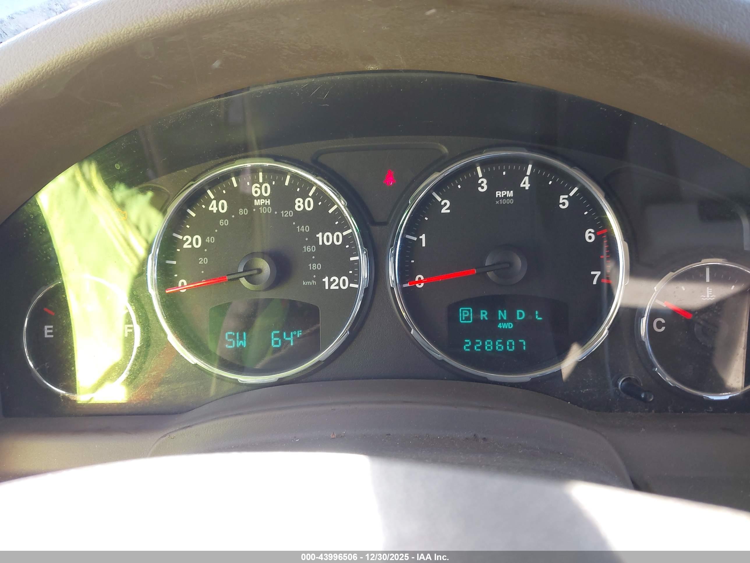 JEEP LIBERTY image 7