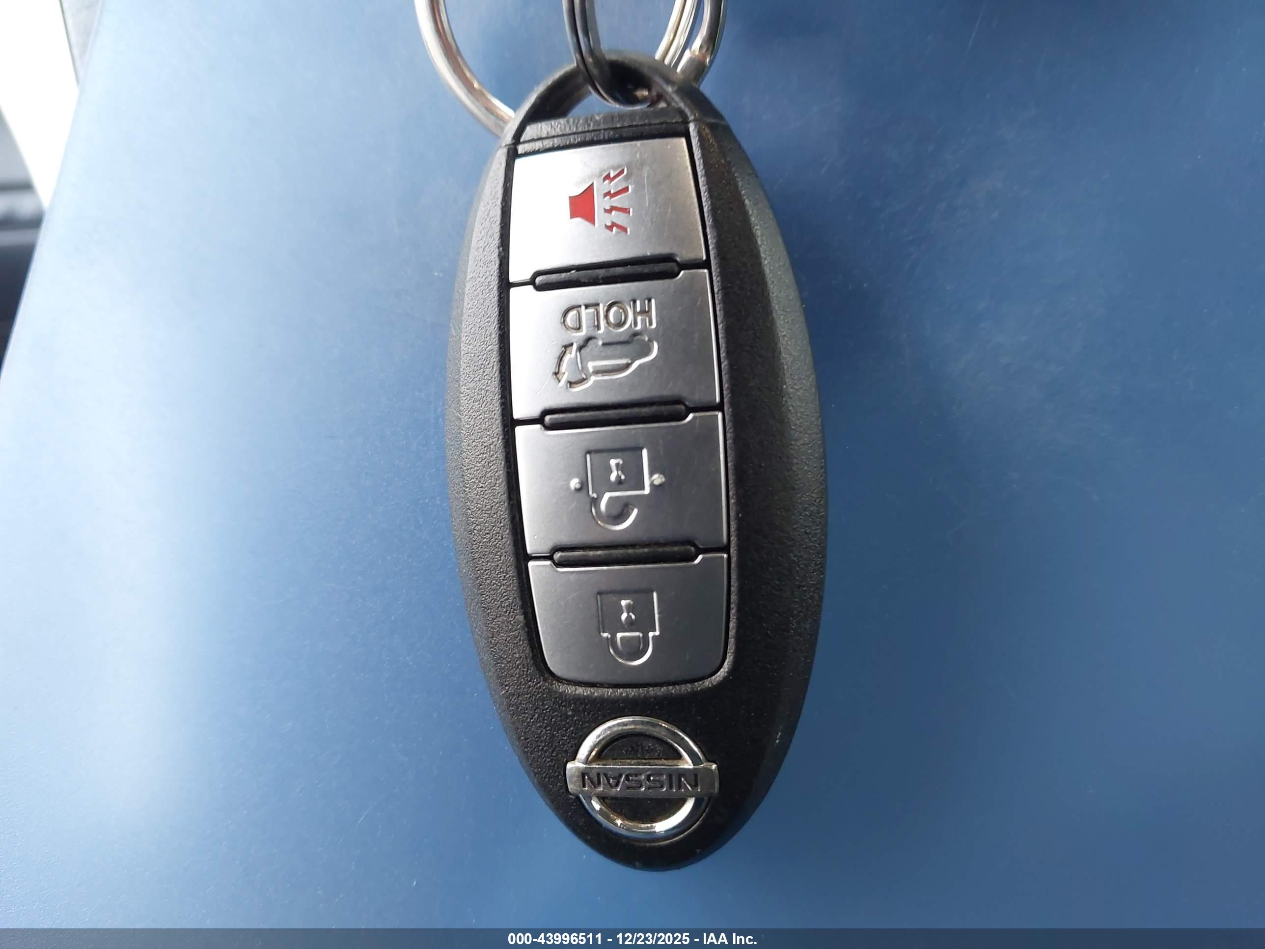 NISSAN ROGUE image 11