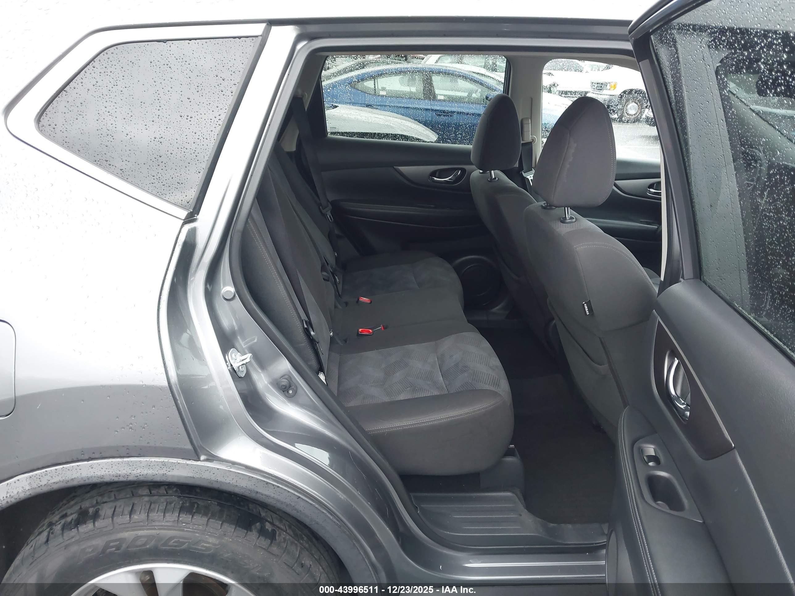 NISSAN ROGUE image 8