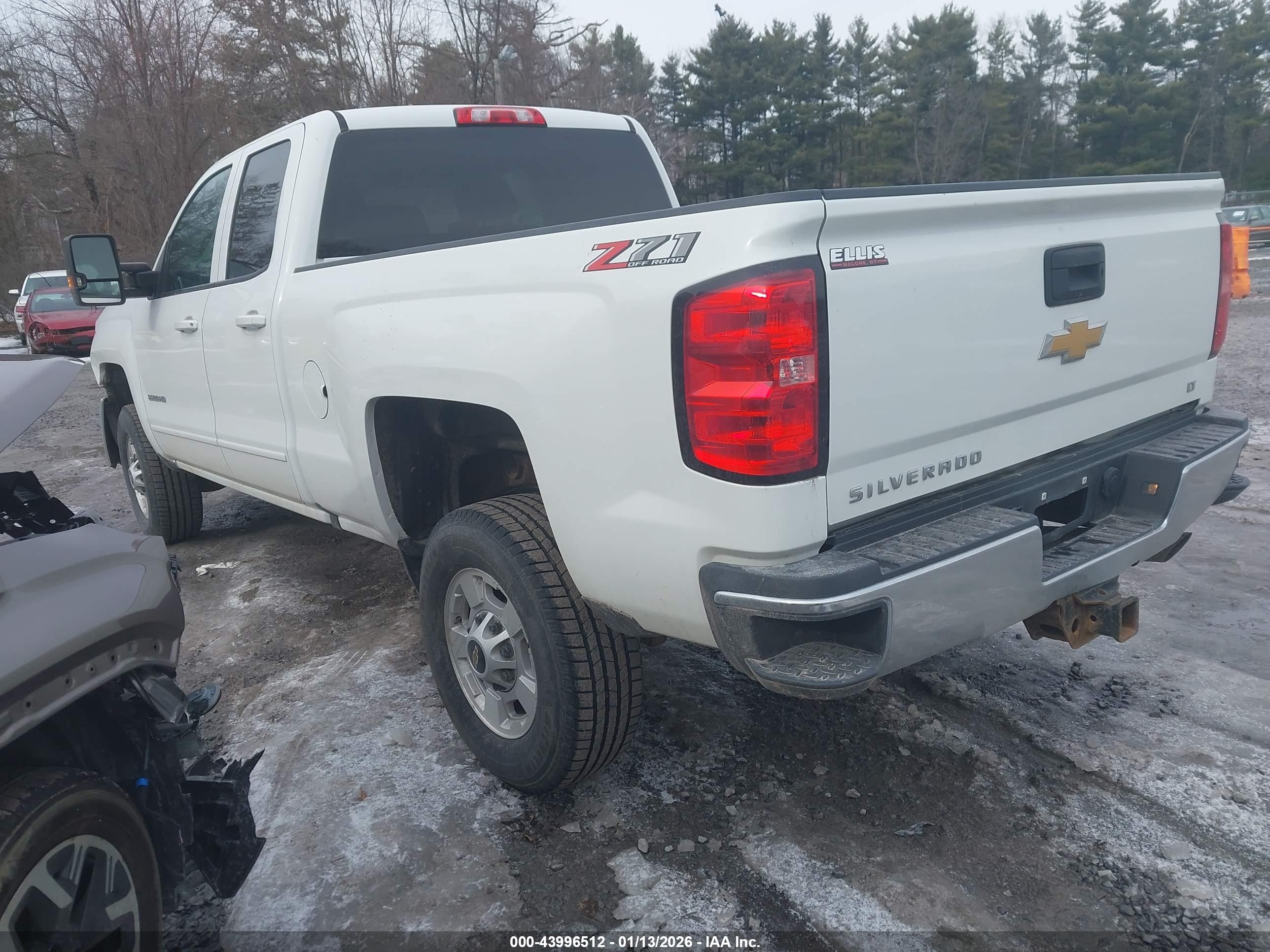 CHEVROLET SILVERADO image 3
