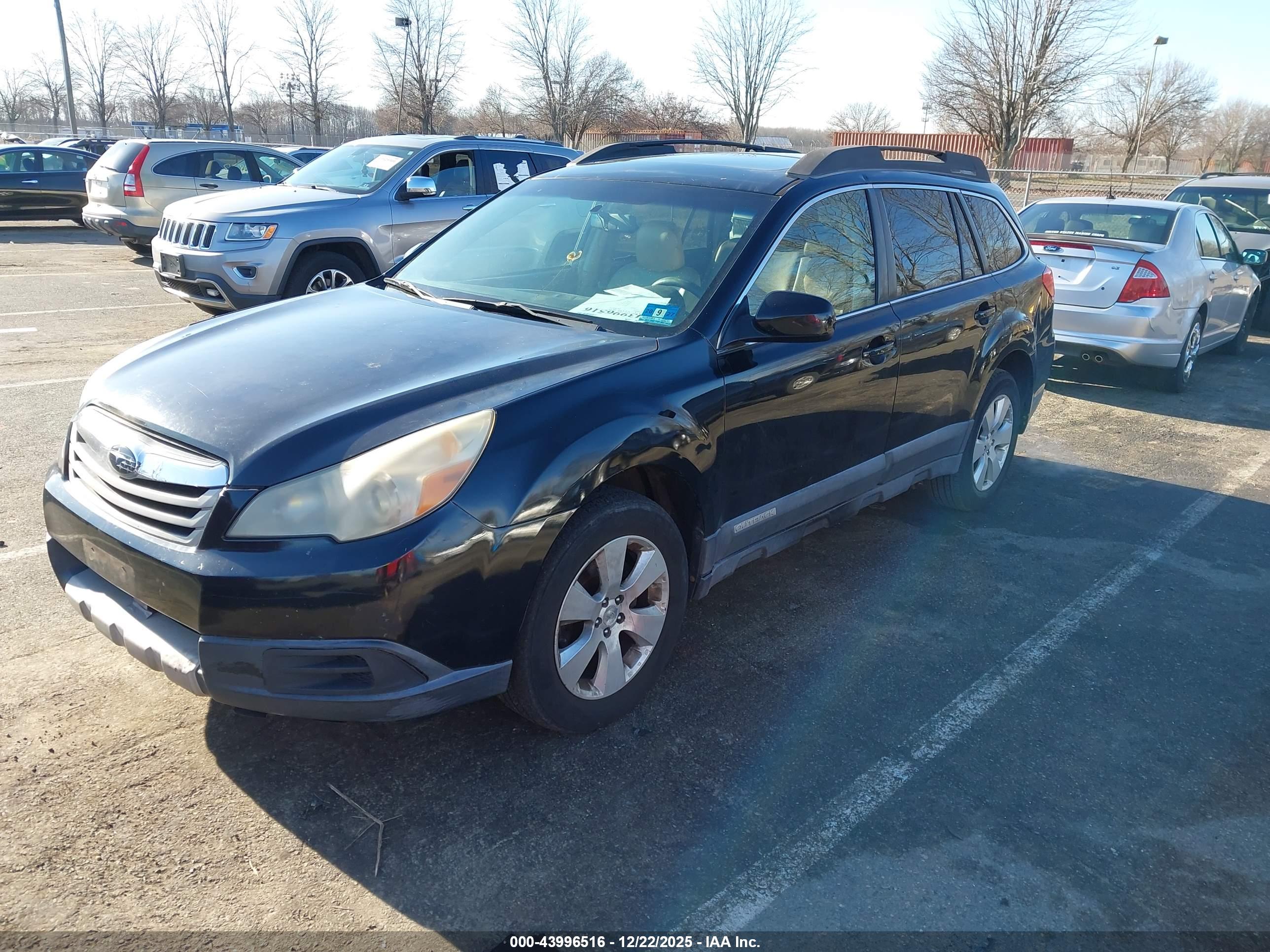 SUBARU OUTBACK image 2