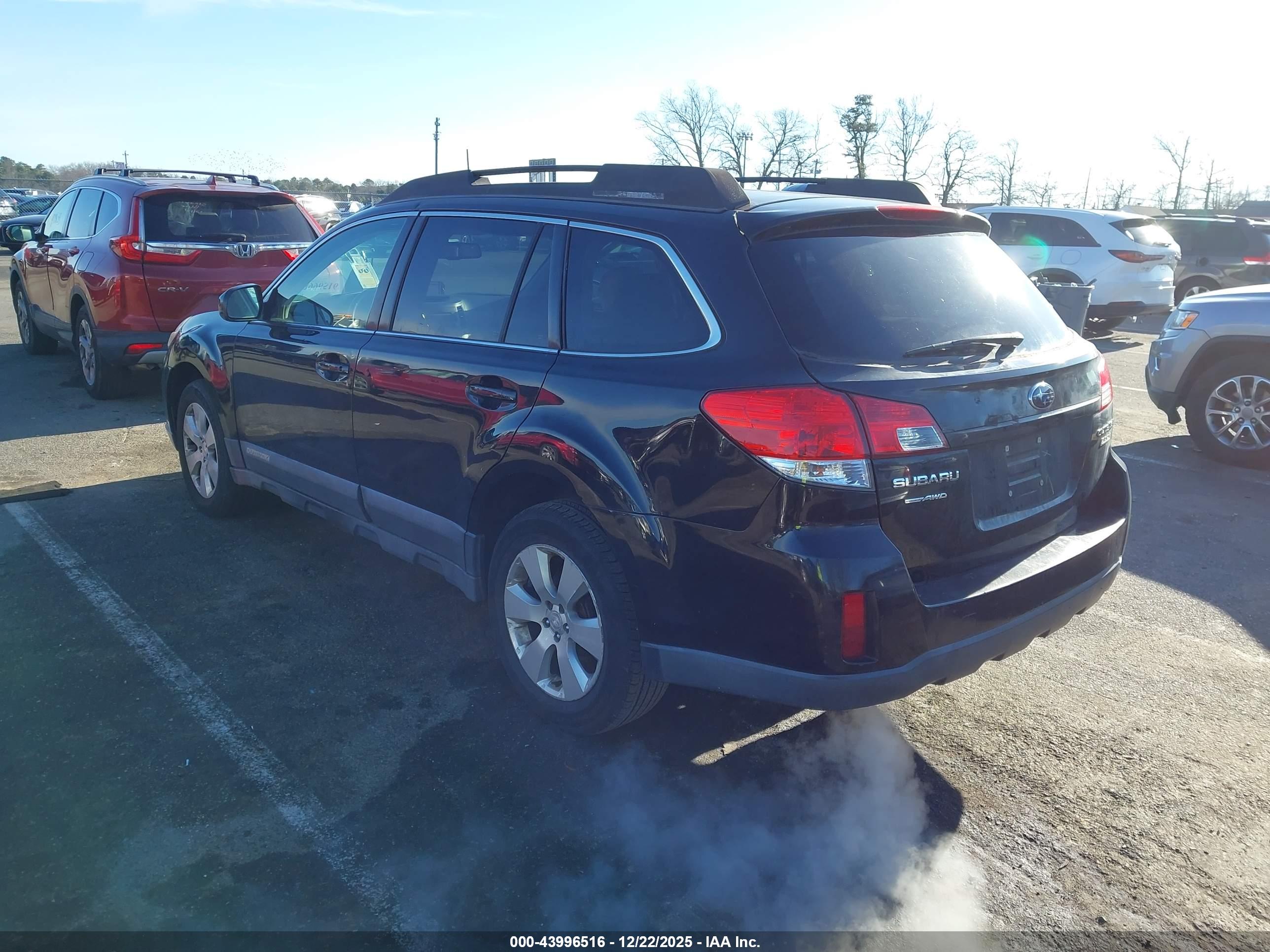 SUBARU OUTBACK image 3