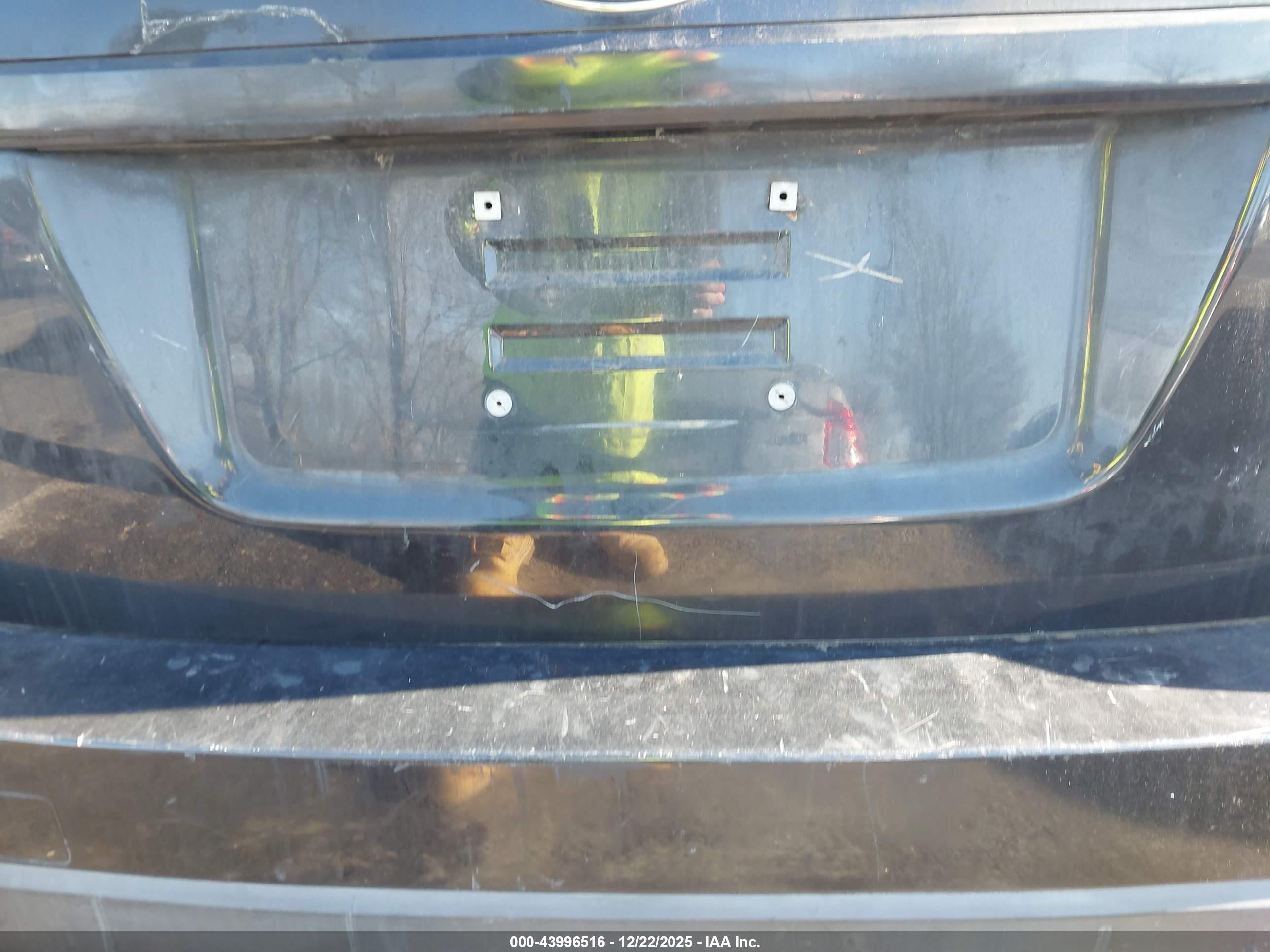 SUBARU OUTBACK image 6