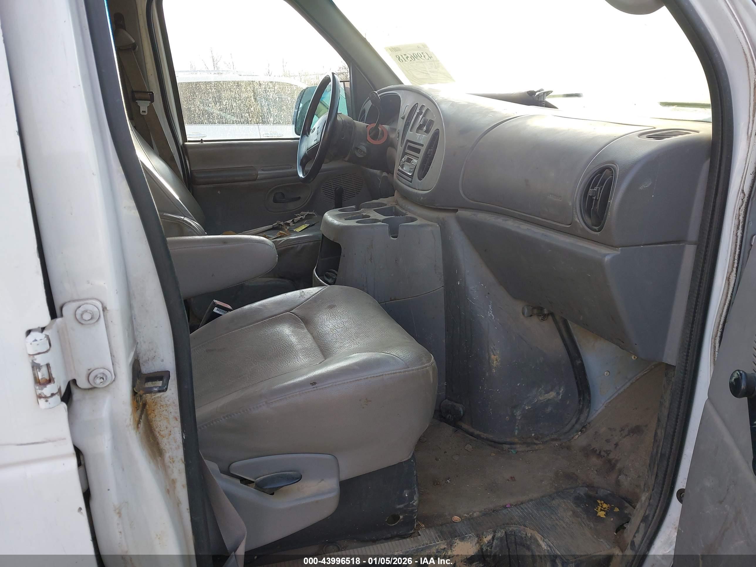 FORD E-250 image 5