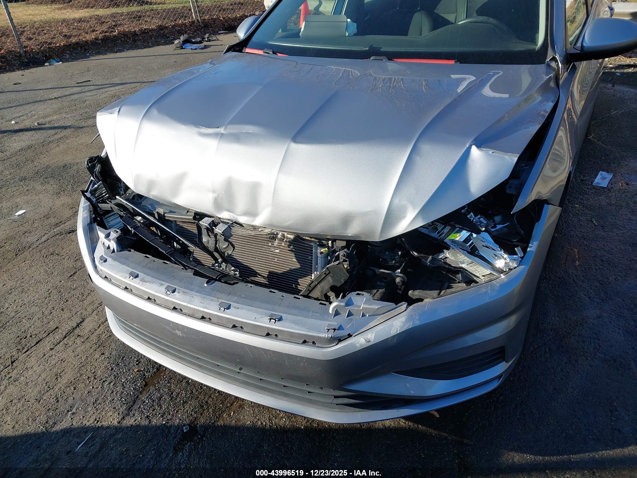 VOLKSWAGEN JETTA image 6