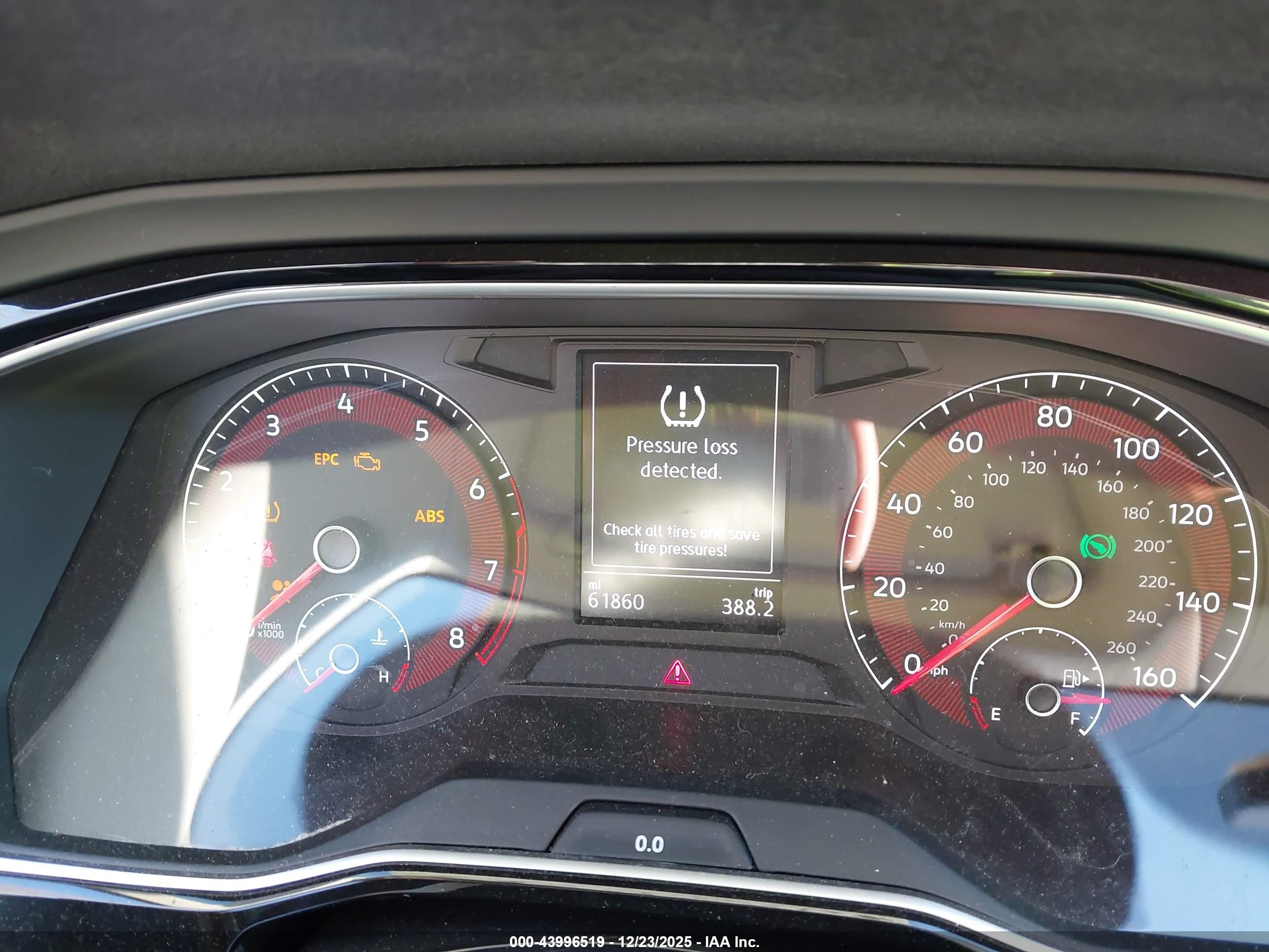 VOLKSWAGEN JETTA image 7