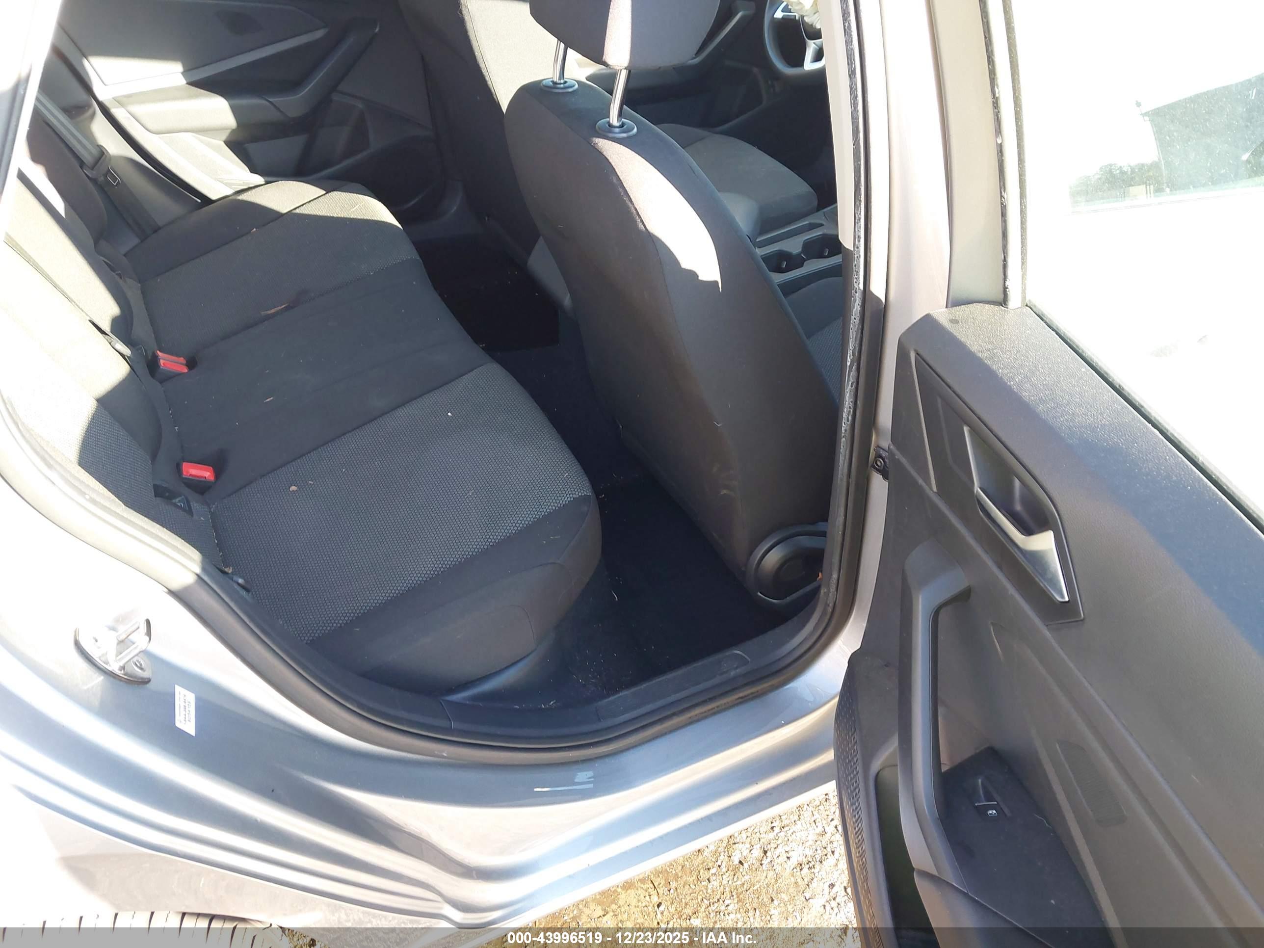 VOLKSWAGEN JETTA image 8