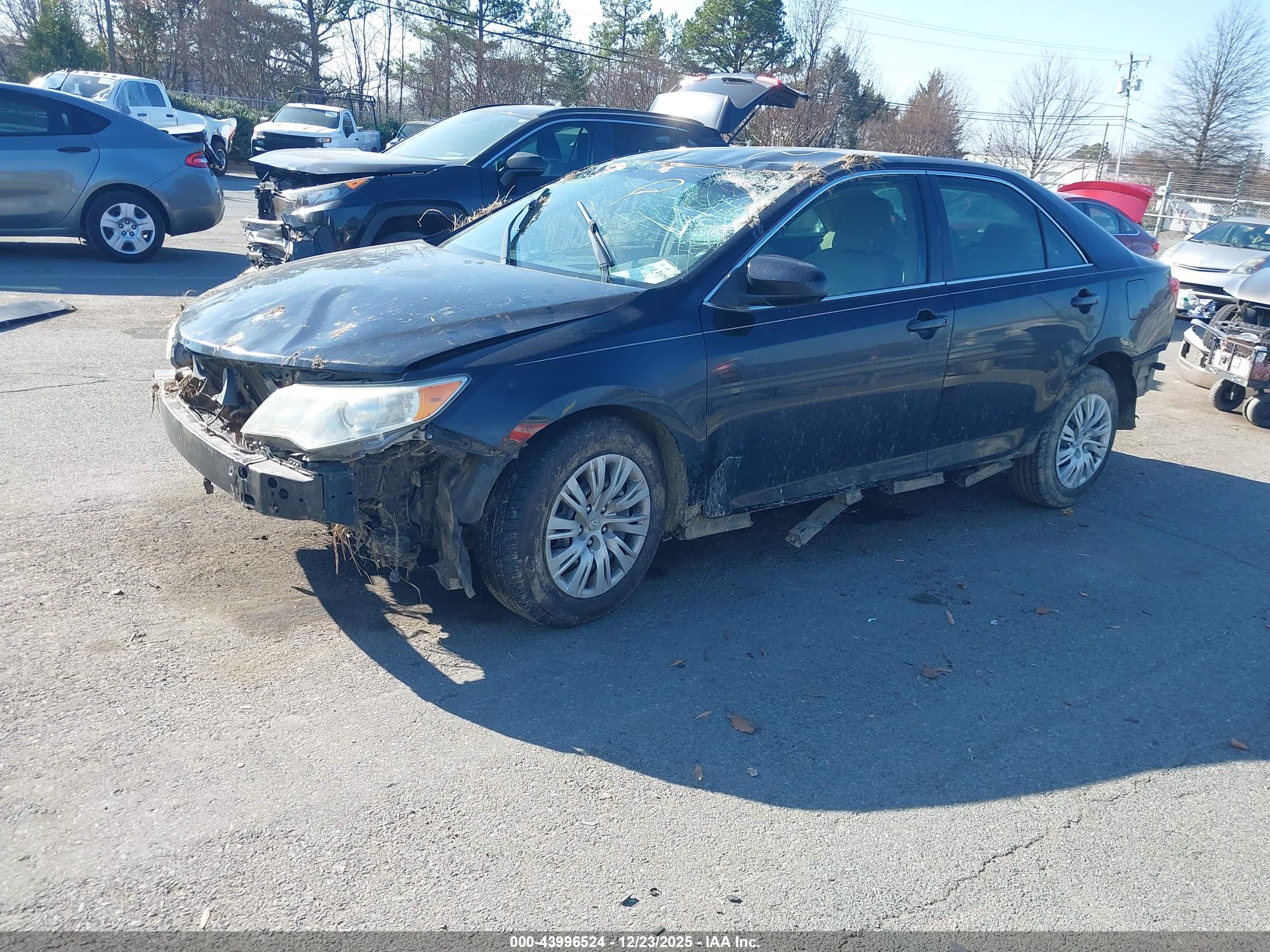 TOYOTA CAMRY image 2
