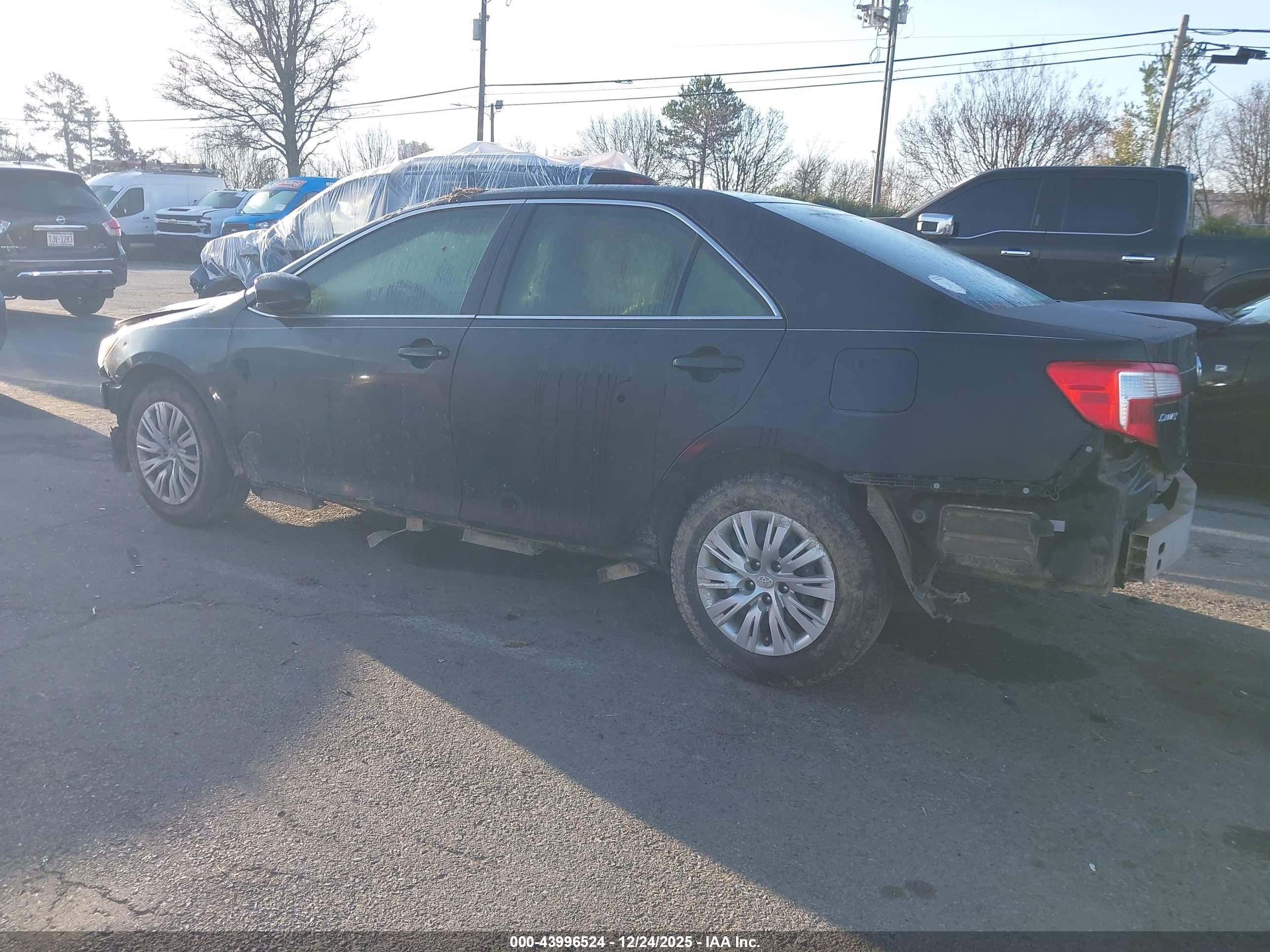TOYOTA CAMRY image 3