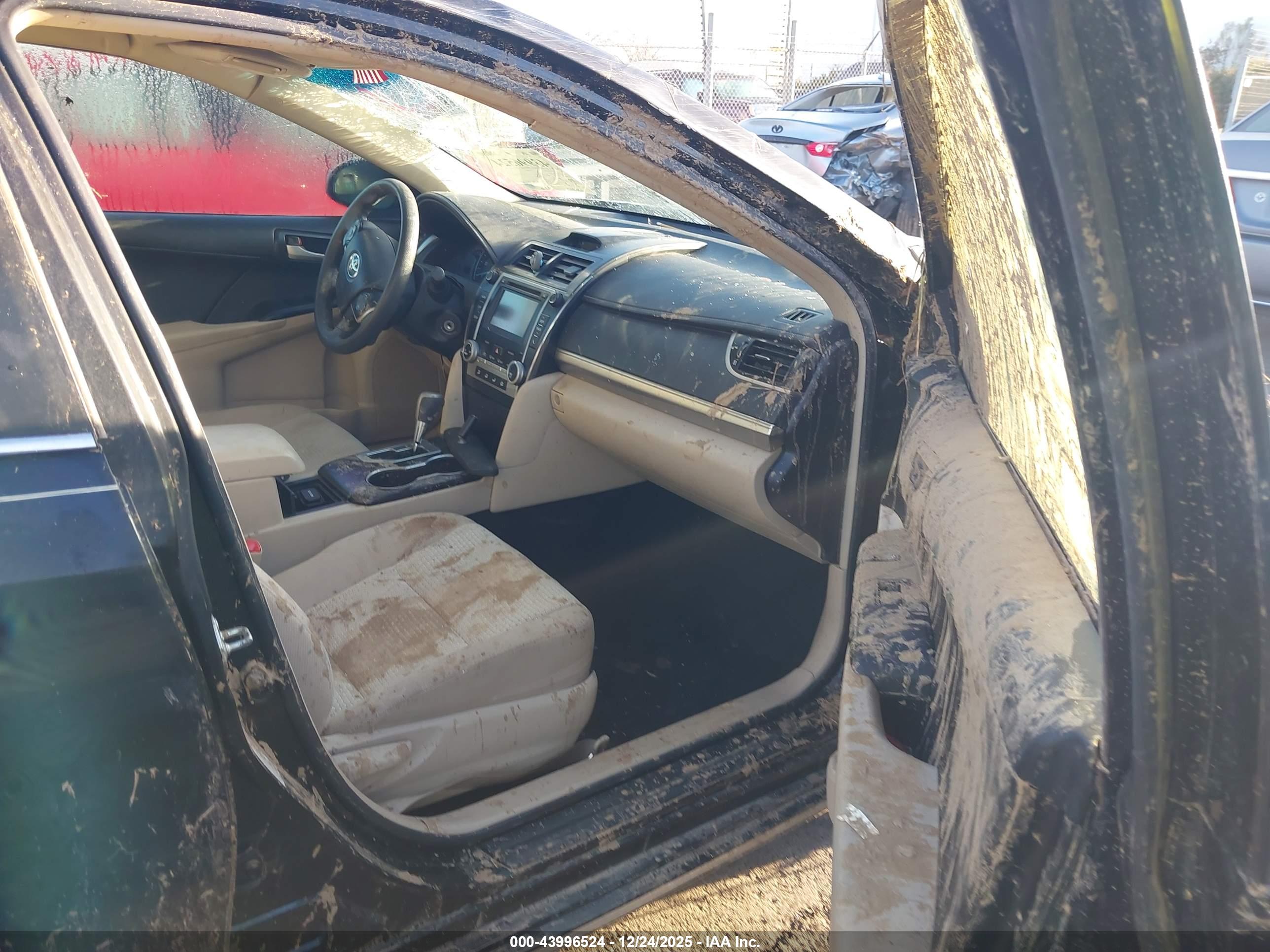 TOYOTA CAMRY image 5