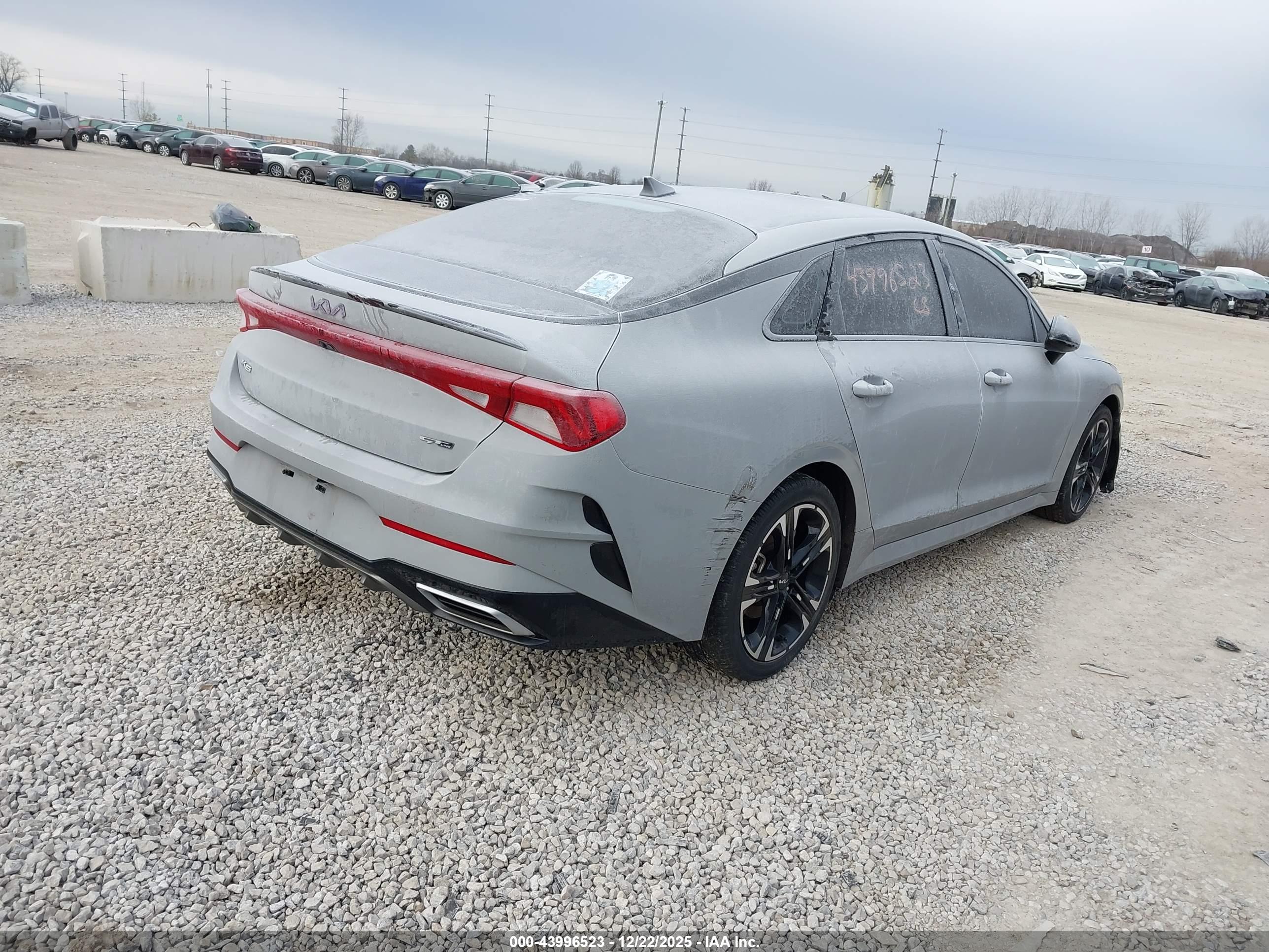 KIA K5 image 4