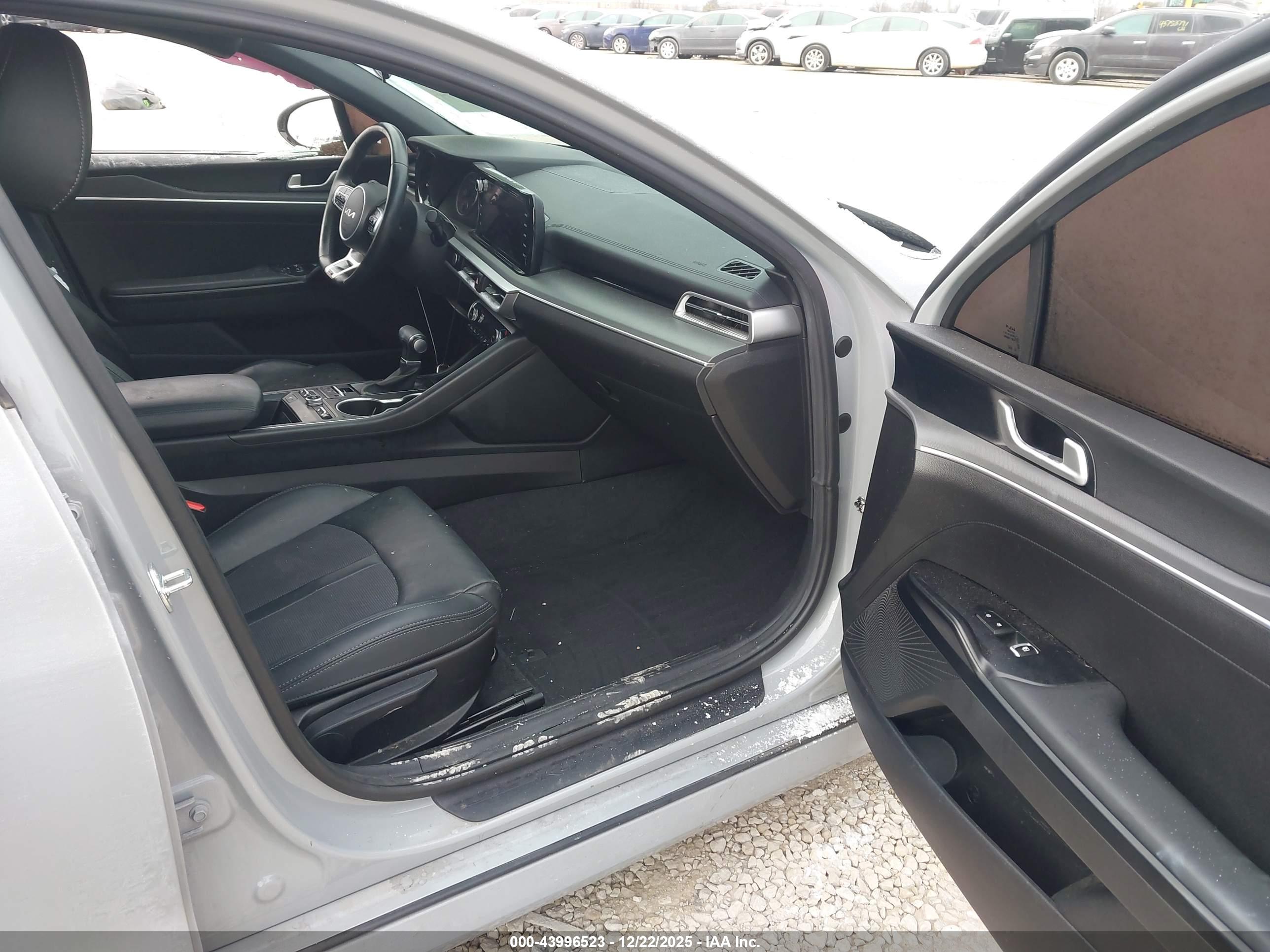 KIA K5 image 5
