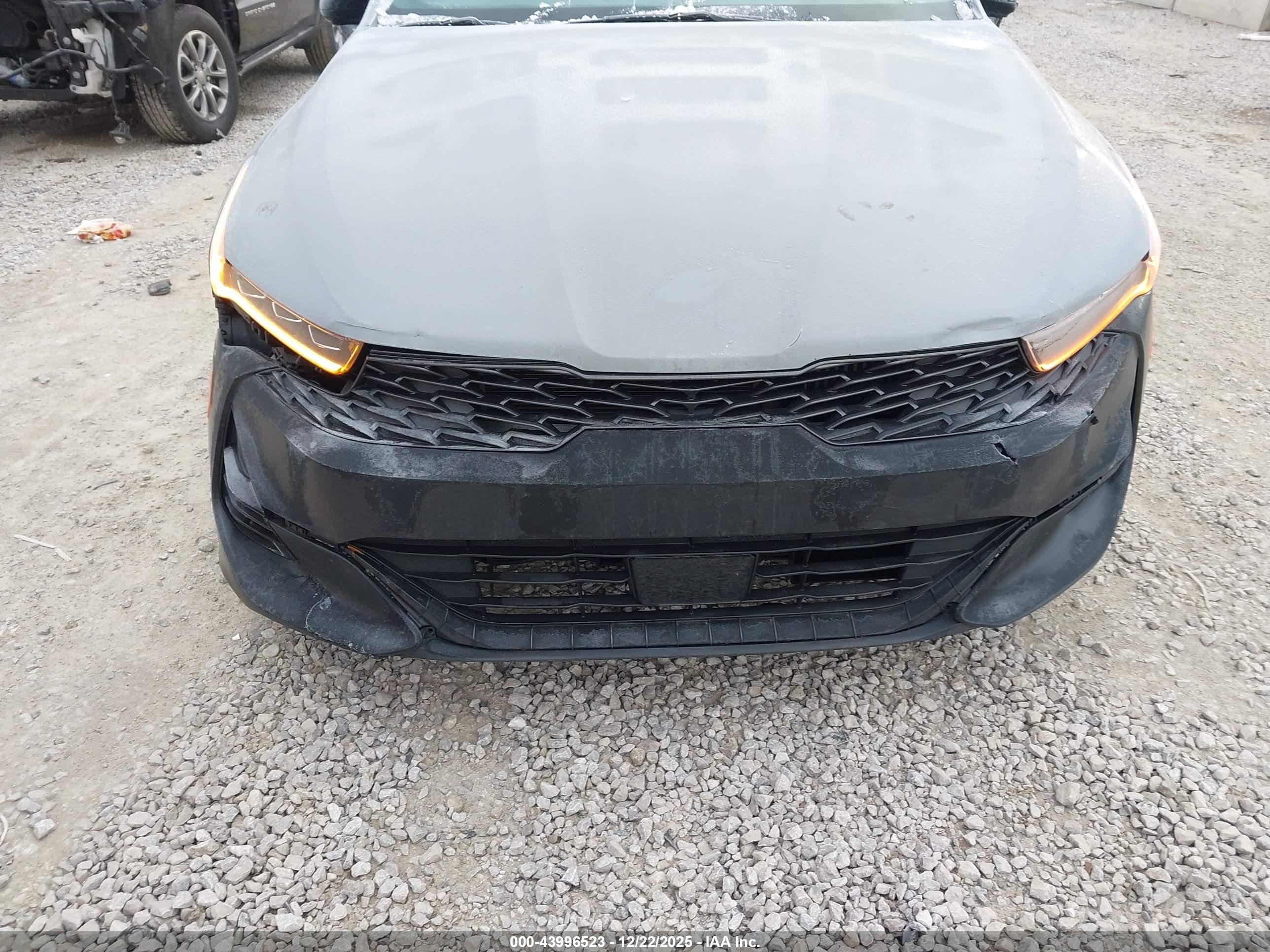 KIA K5 image 6