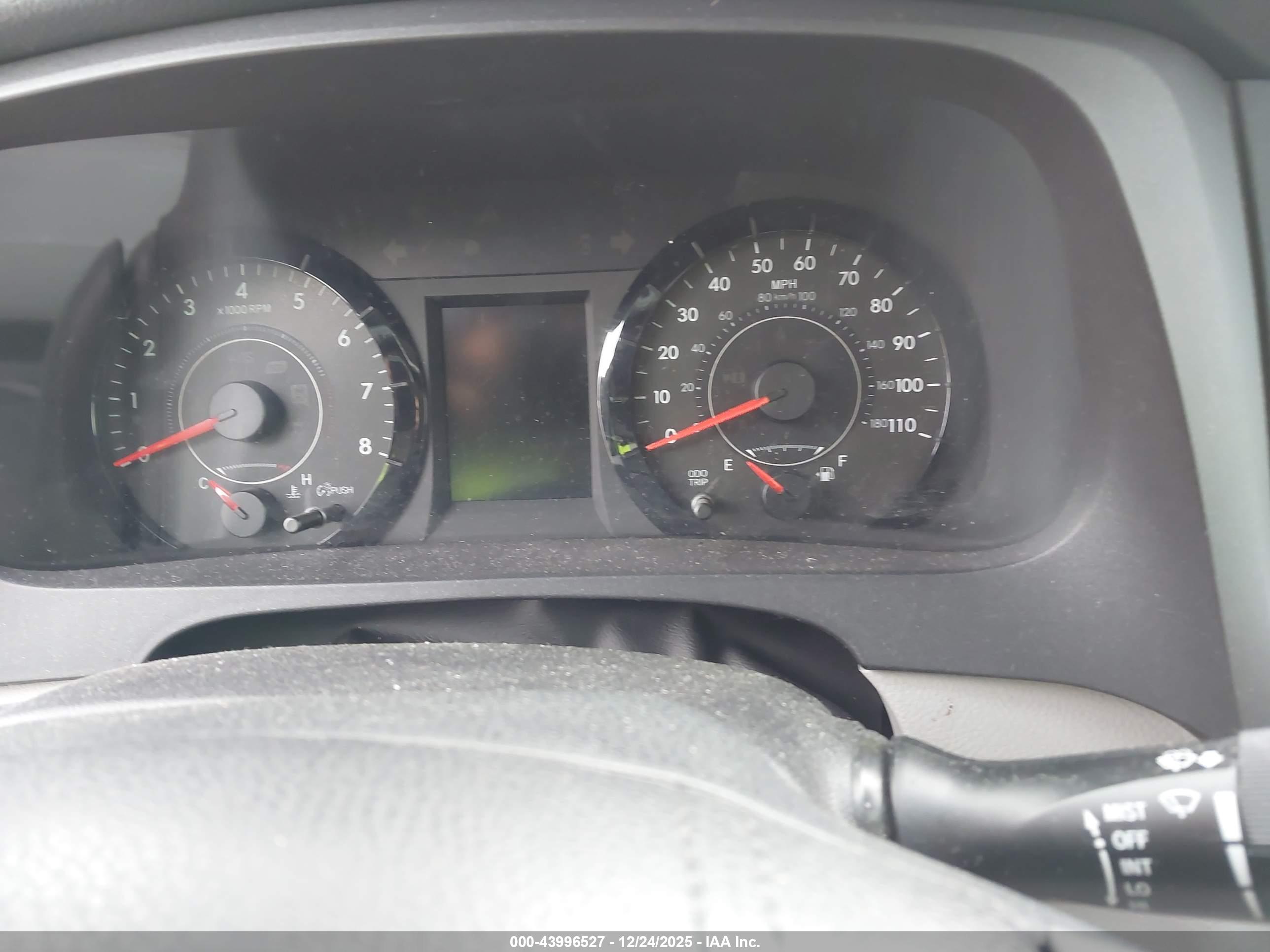 TOYOTA SIENNA image 7