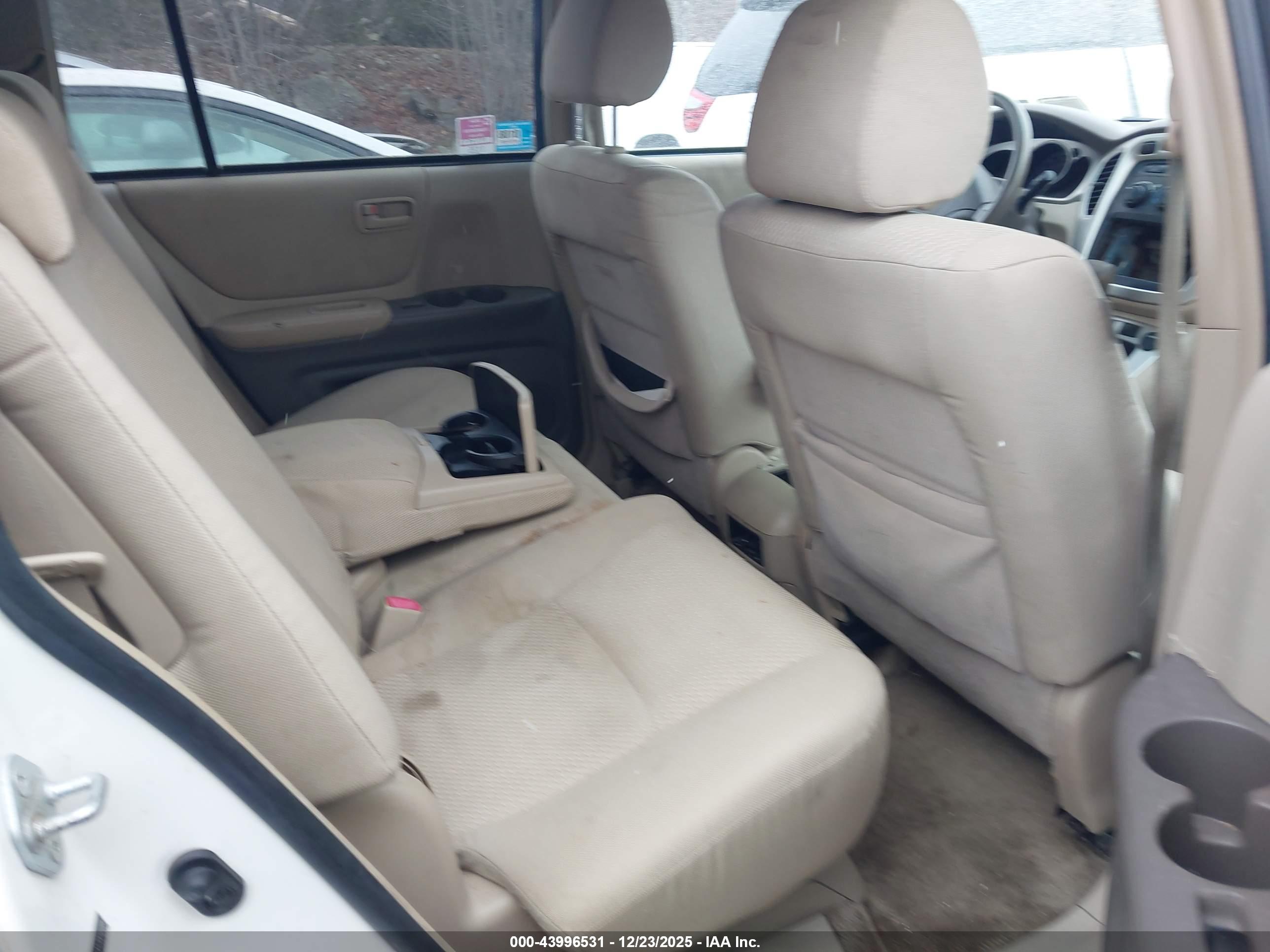 TOYOTA HIGHLANDER image 8