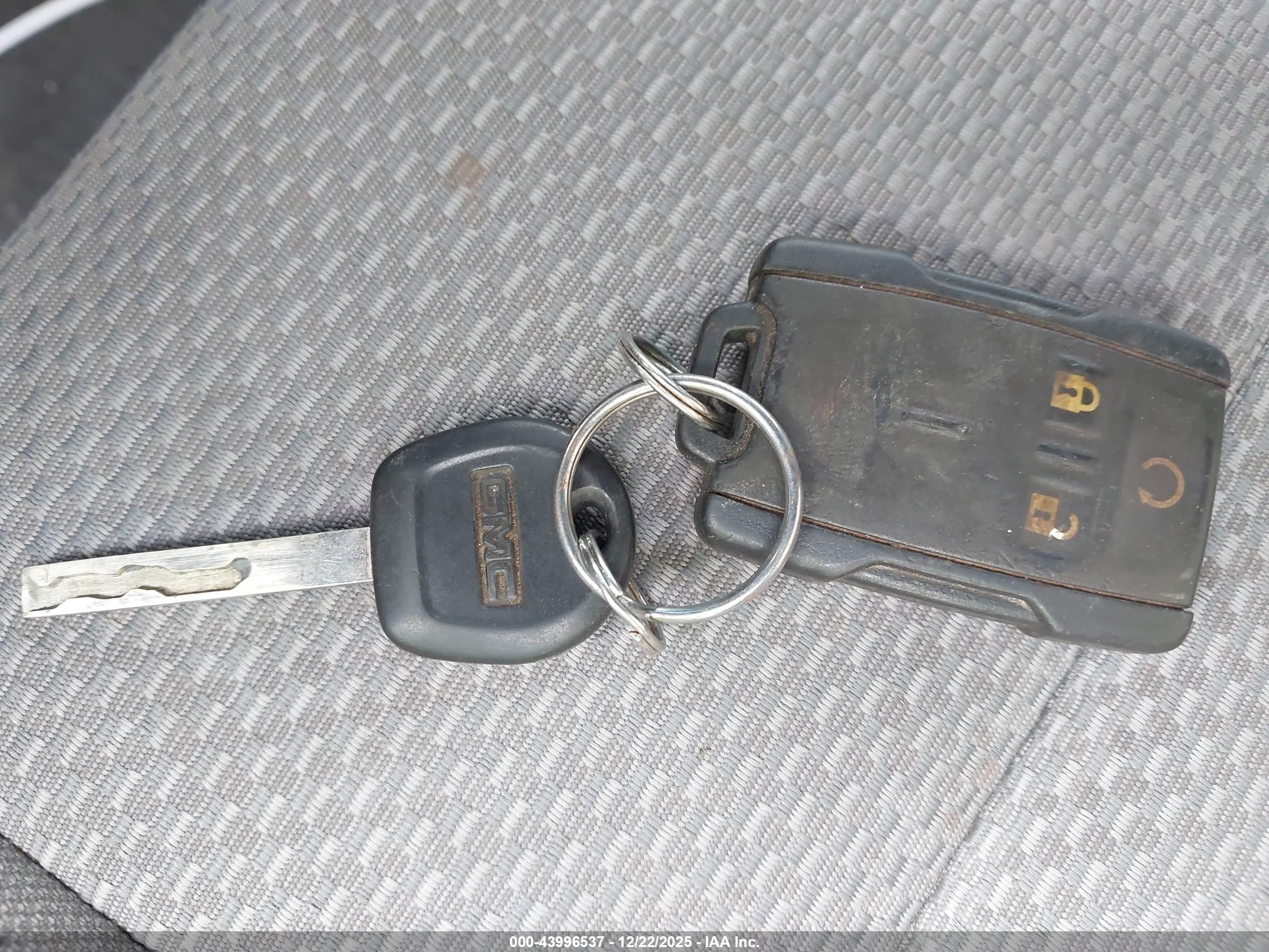 GMC SIERRA image 11