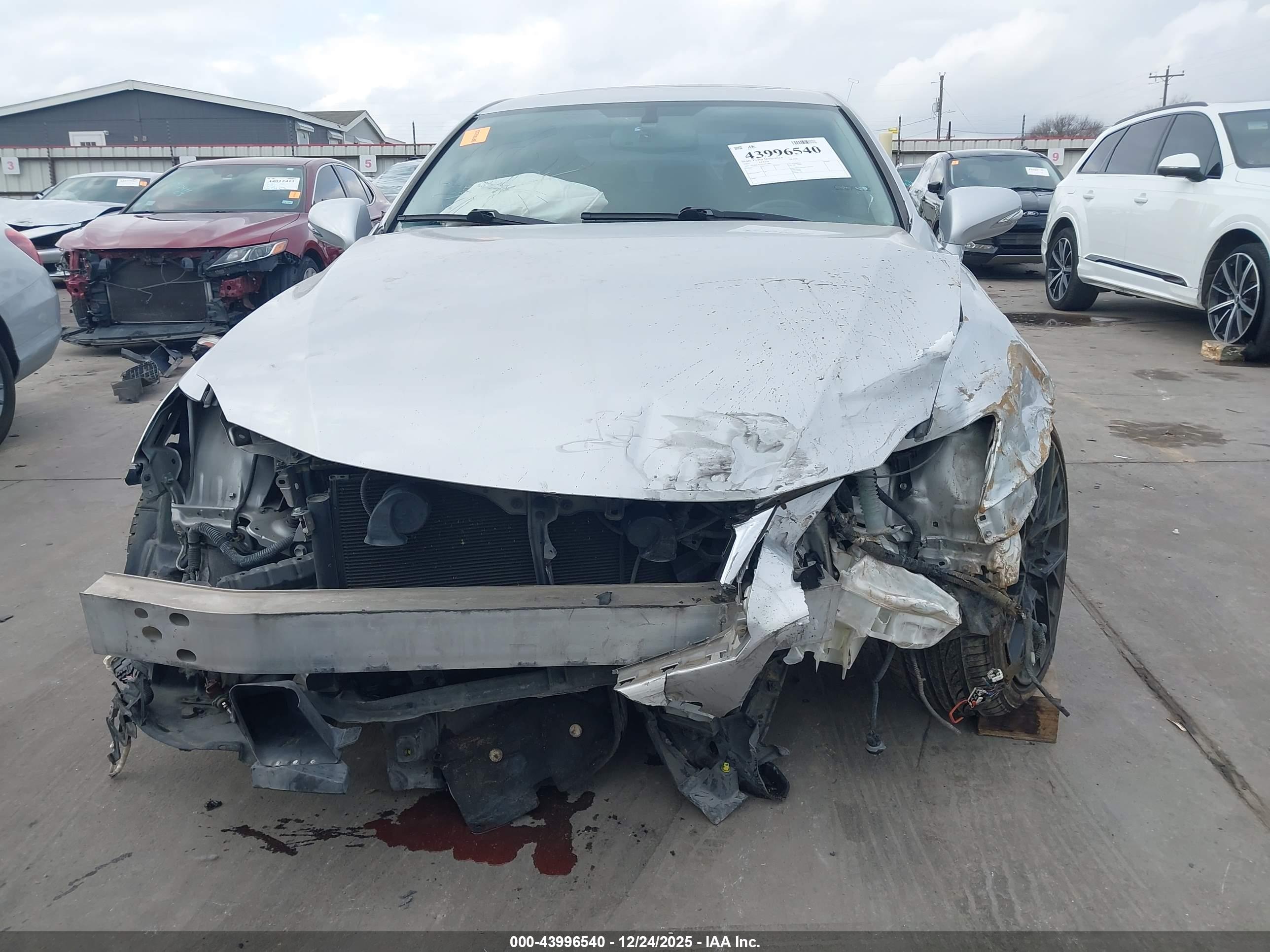 LEXUS IS image 6